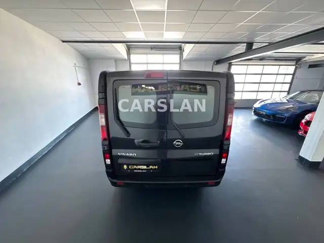 Opel Vivaro view 11
