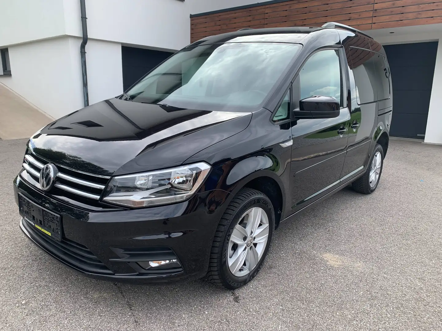 Volkswagen Caddy 4-Motion Comfortline,Pickerl+Service Neu,Mwst.Ausweisbar Schwarz - 1