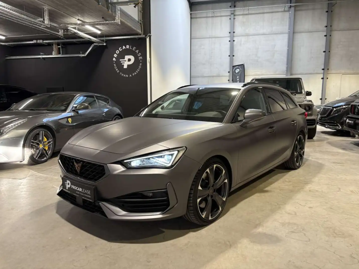 CUPRA Leon SPORTSTOURER VZ 4DRIVE / BEATS AUDIO / AMBIENTE / Gris - 1