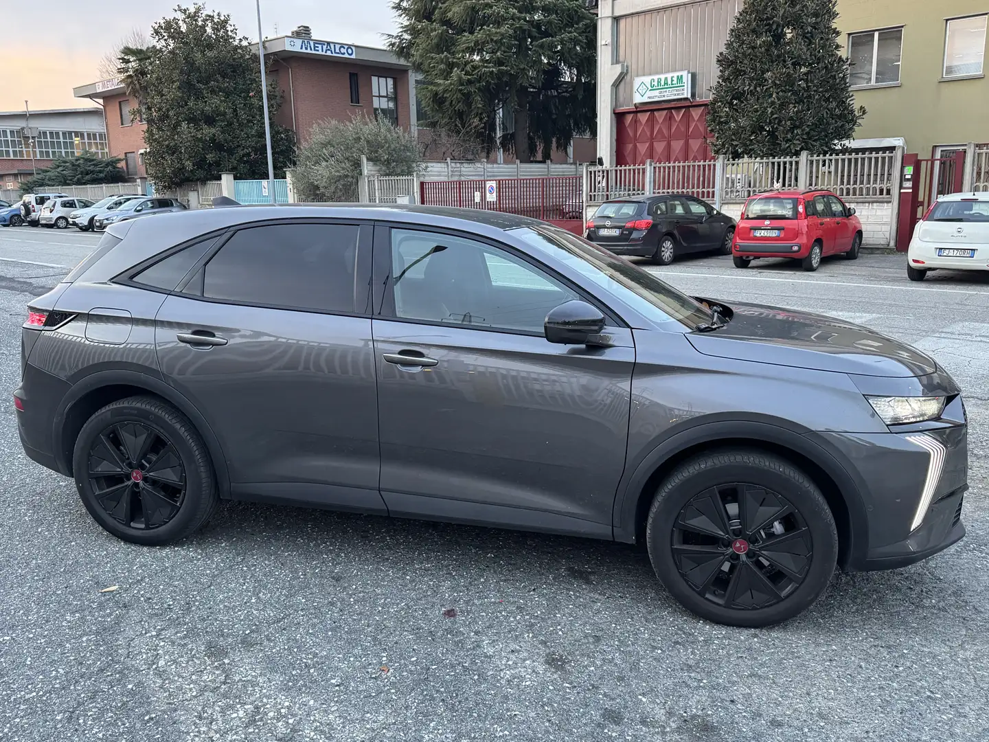 DS Automobiles DS 7 performance line Grigio - 2