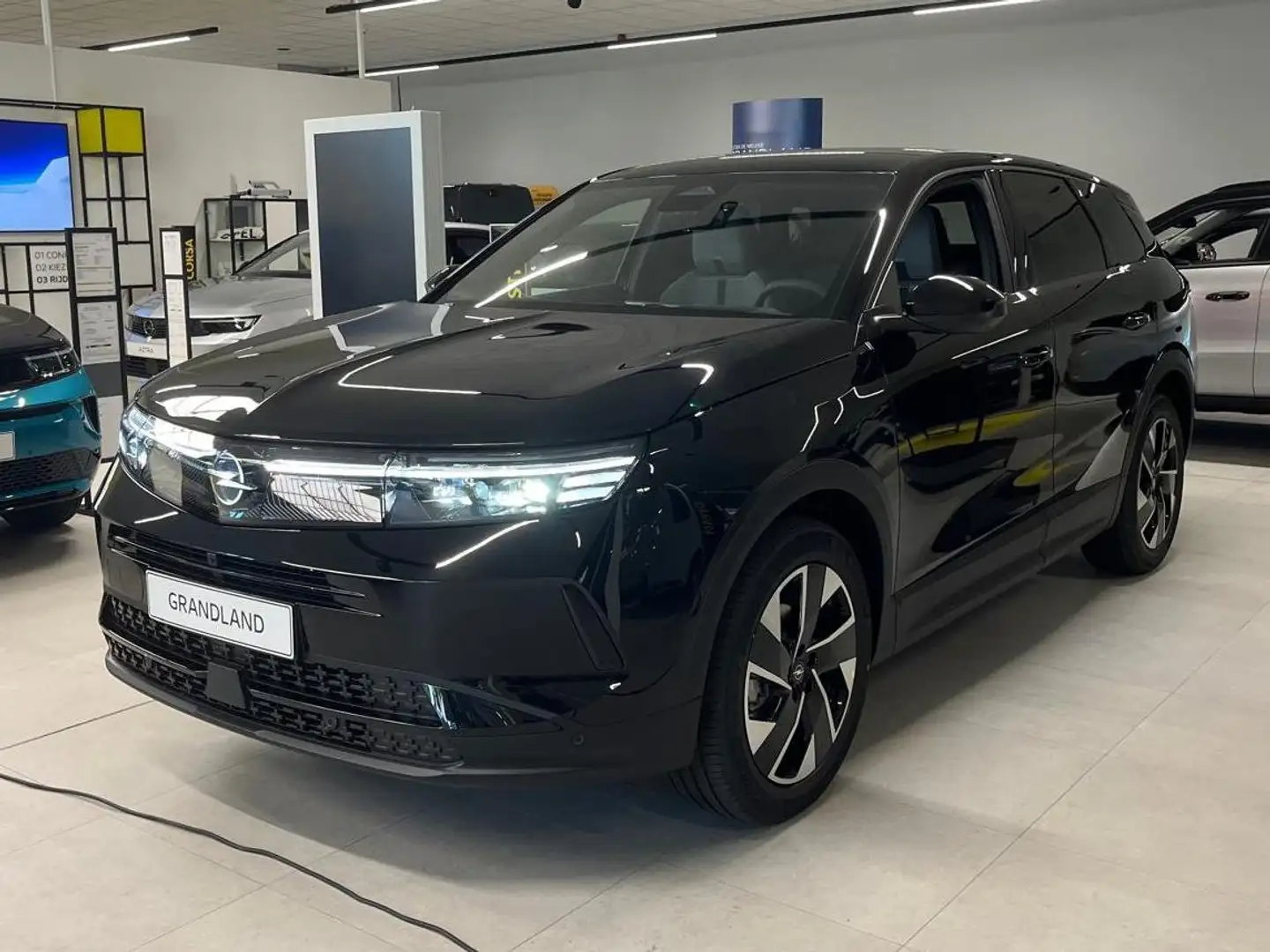 Opel Grandland Grandland GS 1.2 Hybrid Zwart - 2