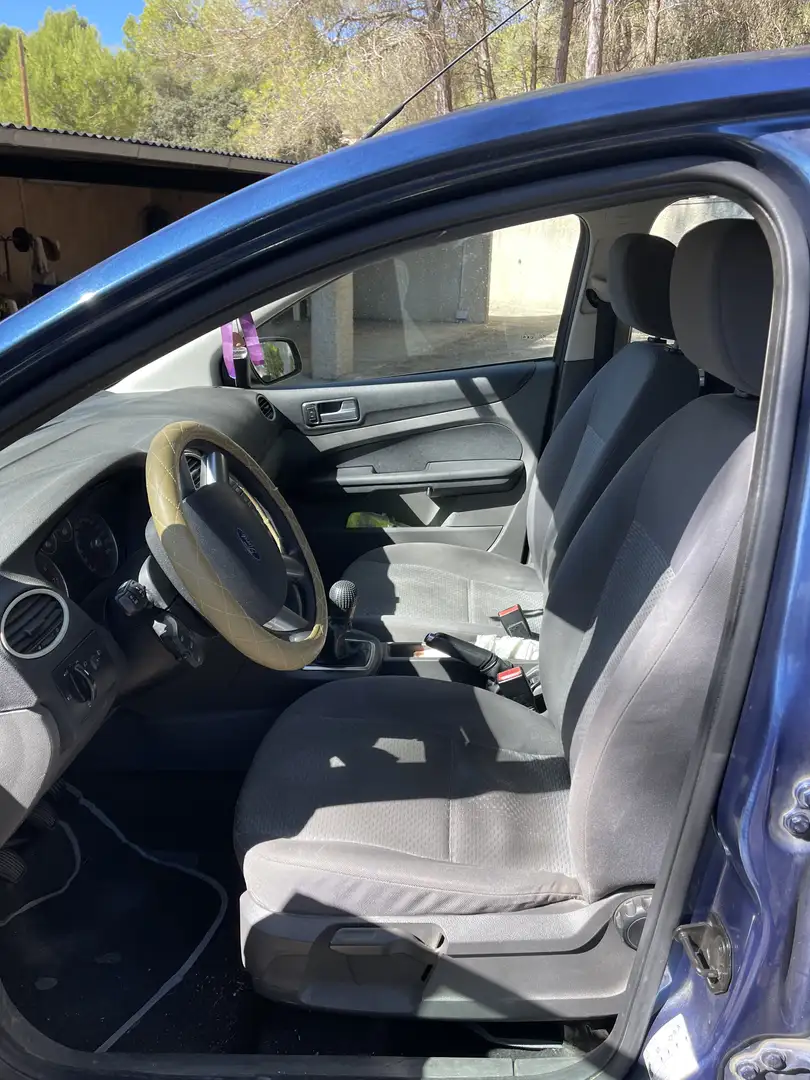 Ford Focus Sedán 1.6 Trend 115 - 2
