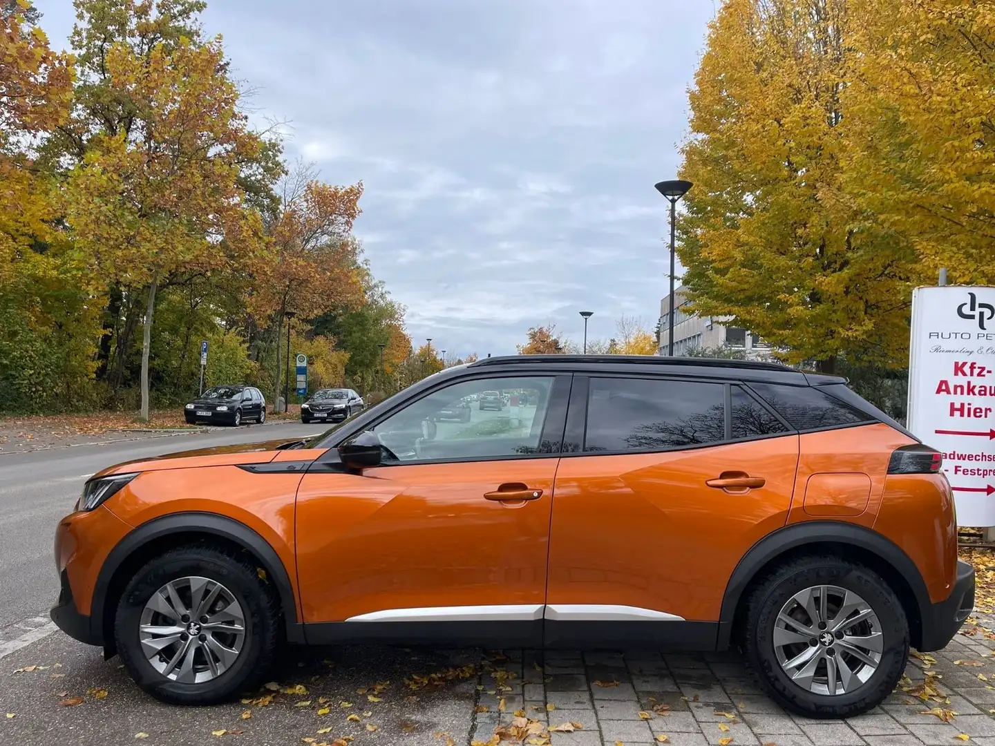 Peugeot 2008 e- GT Orange - 2