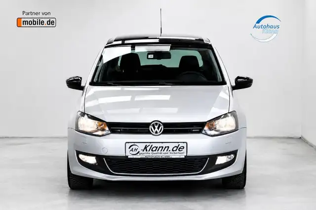 Volkswagen Polo view 2