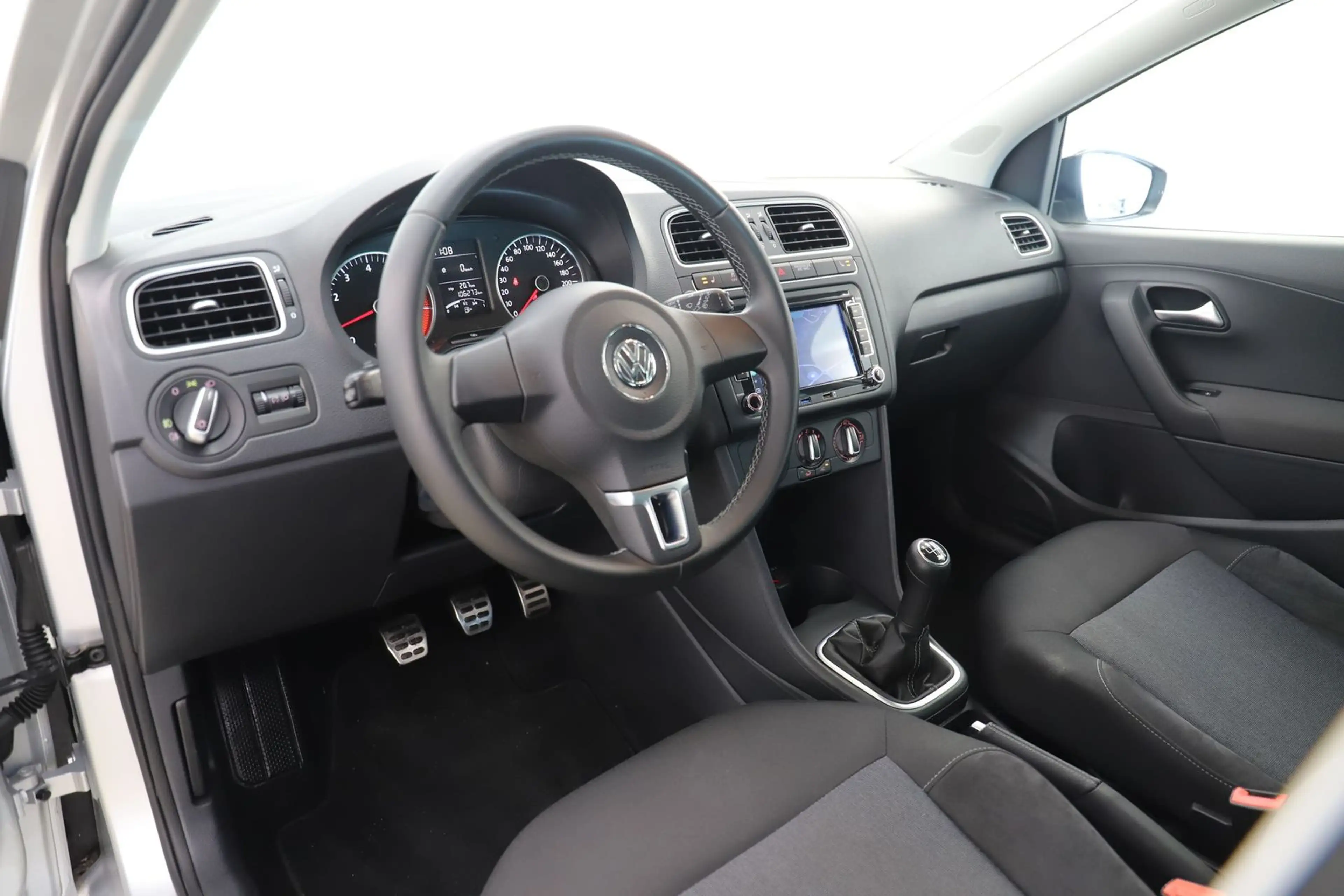 Volkswagen Polo 5 1.2TSI 105PS Style Klima Pano PDC 1Hand — photo 13
