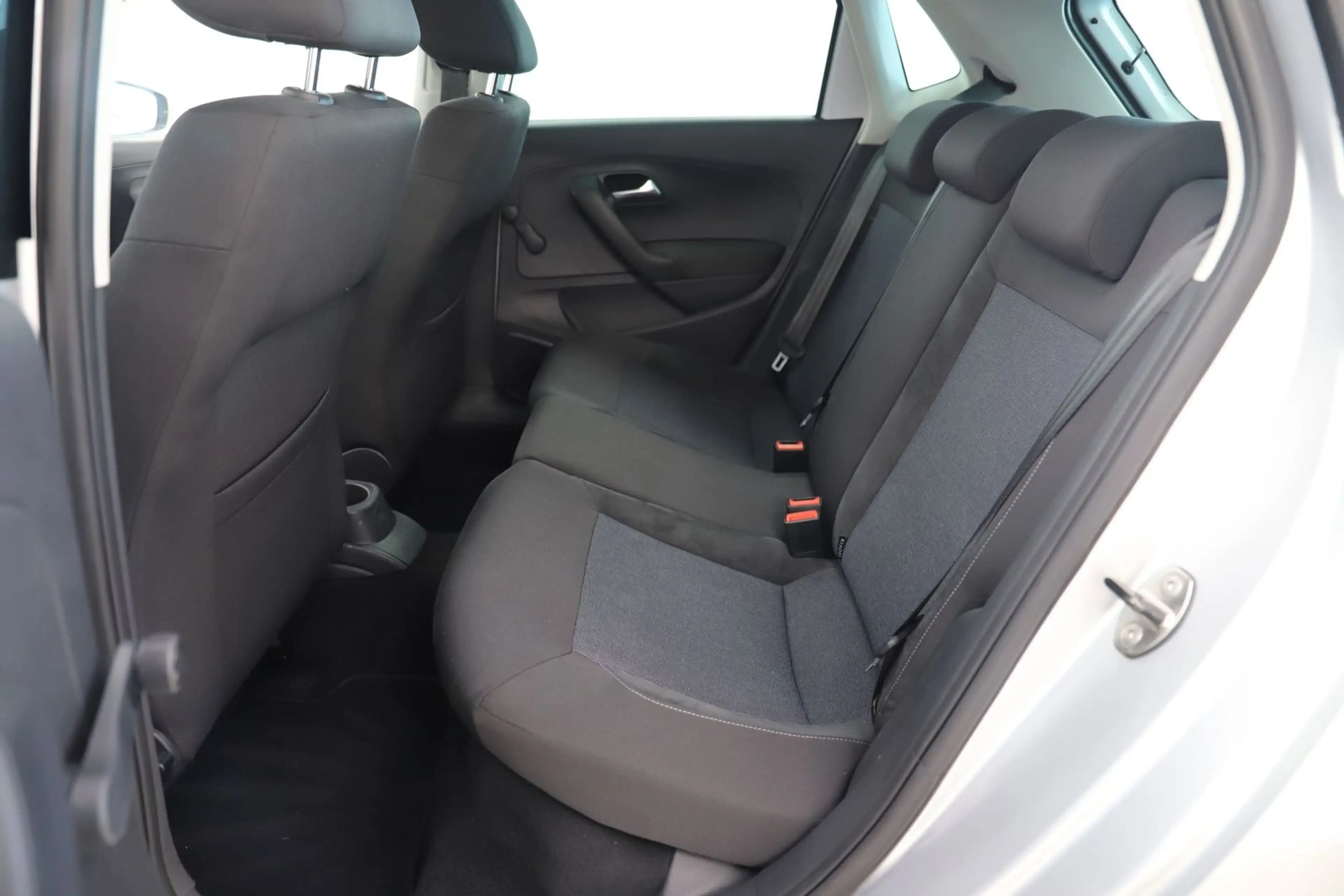 Volkswagen Polo 5 1.2TSI 105PS Style Klima Pano PDC 1Hand — photo 11