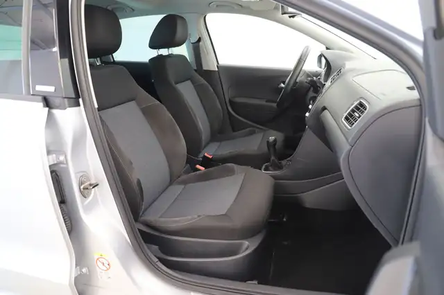 Volkswagen Polo view 10