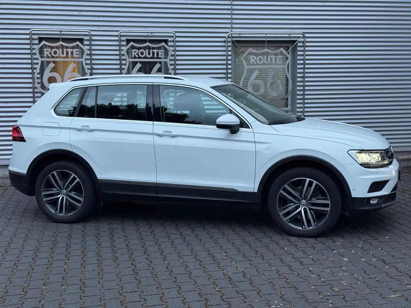 Volkswagen Tiguan Highline BMT. 4Motion,LED.19" Massage,Nav Weiß - 2