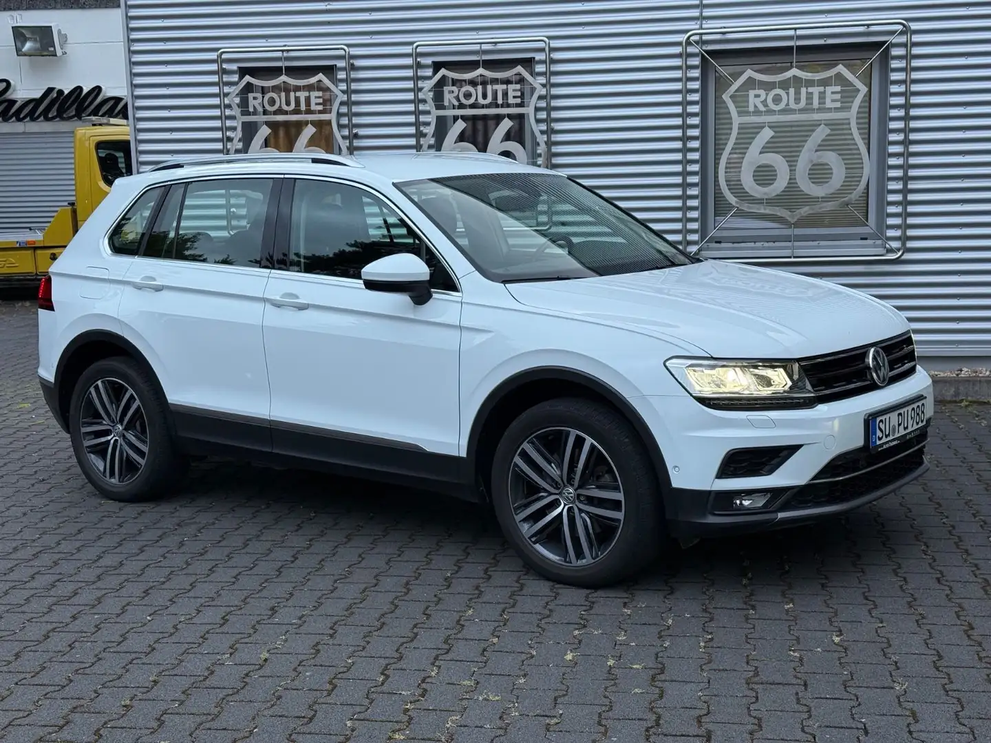 Volkswagen Tiguan Highline BMT. 4Motion,LED.19" Massage,Nav Weiß - 1
