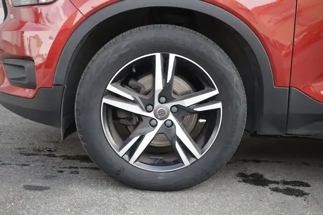 Volvo XC40 view 5