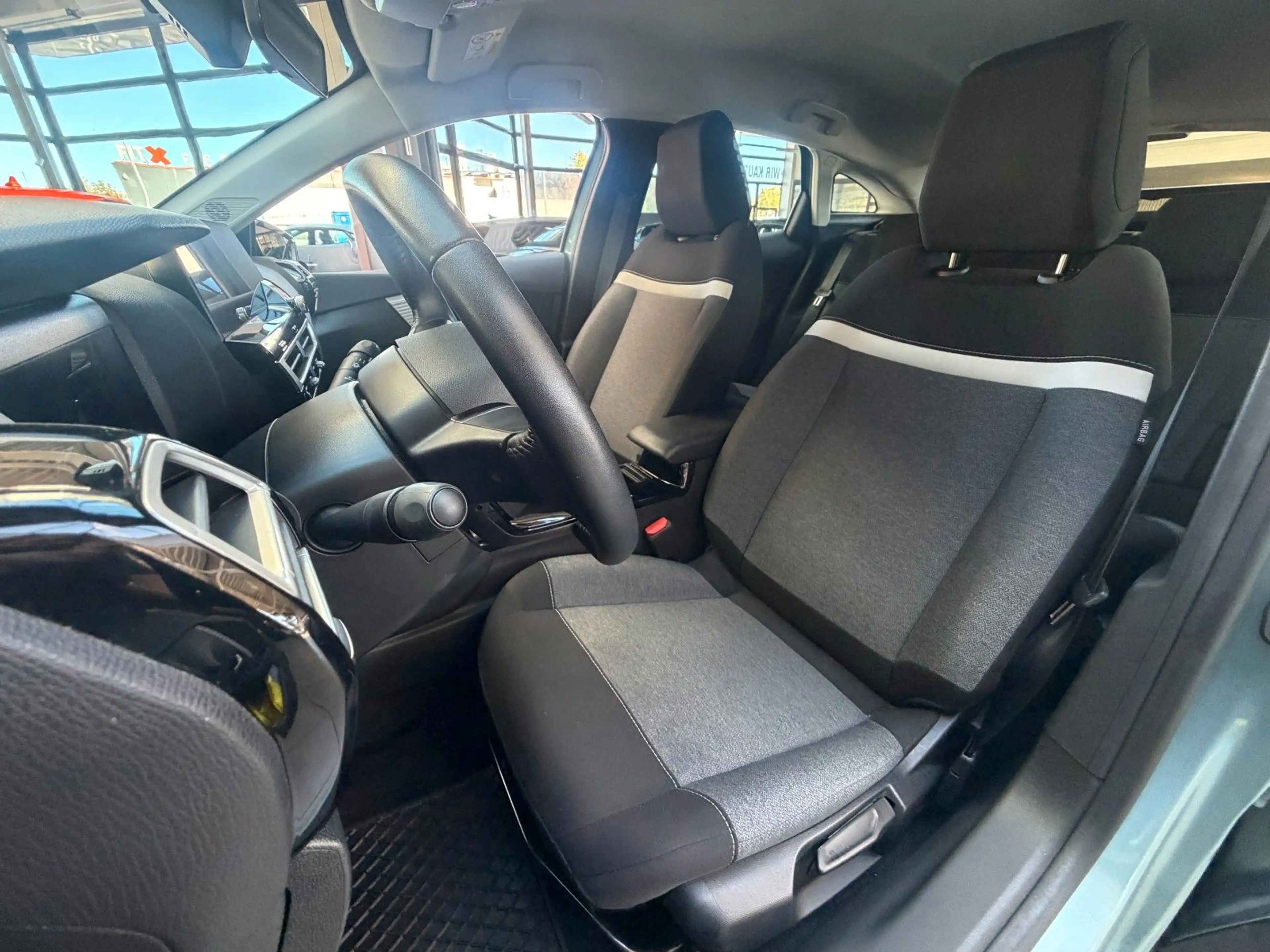 Citroen C4 Lim. PureTech, PDC, Kamera, Klima, Garantie — photo 15