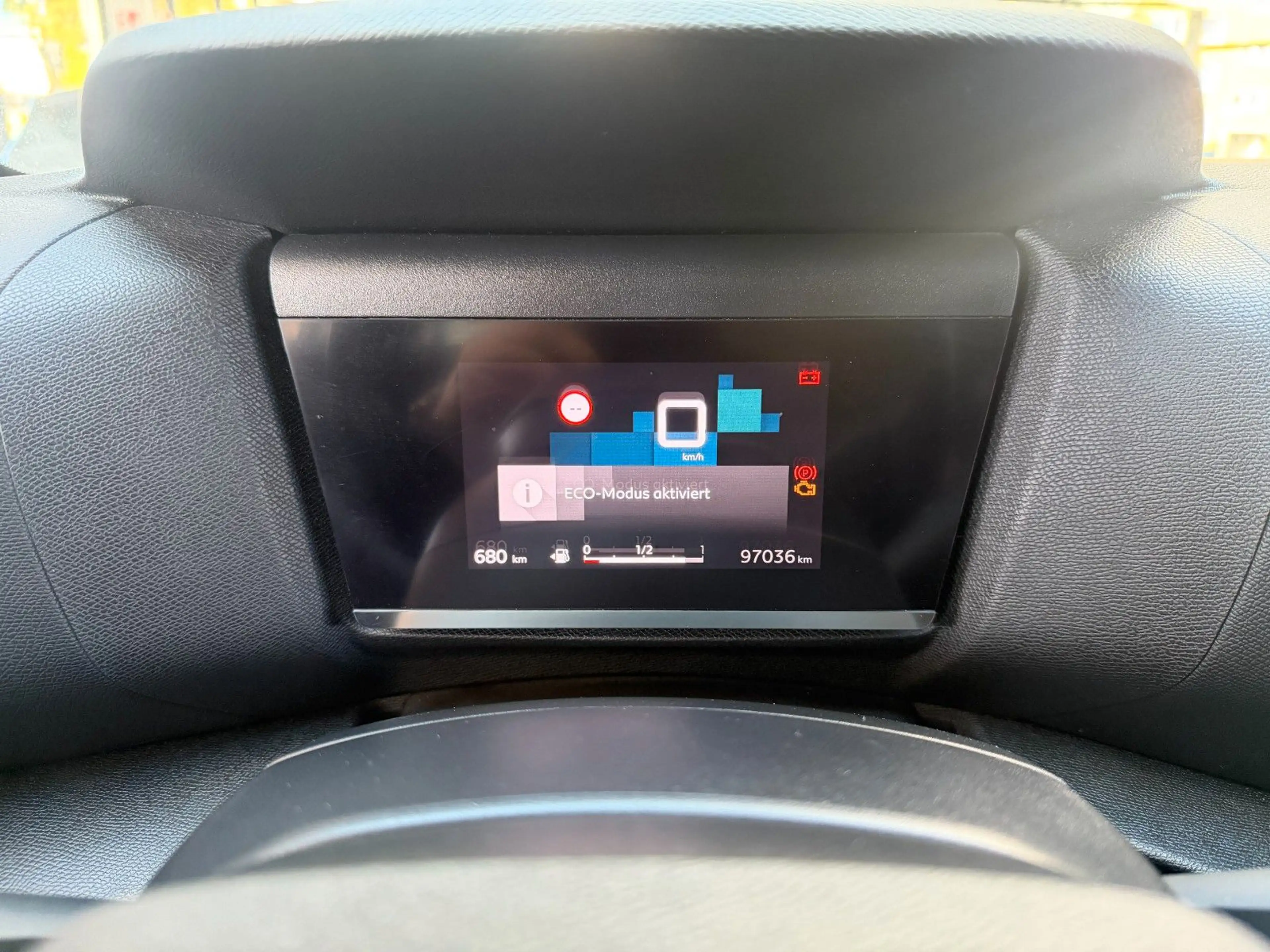 Citroen C4 Lim. PureTech, PDC, Kamera, Klima, Garantie — photo 9