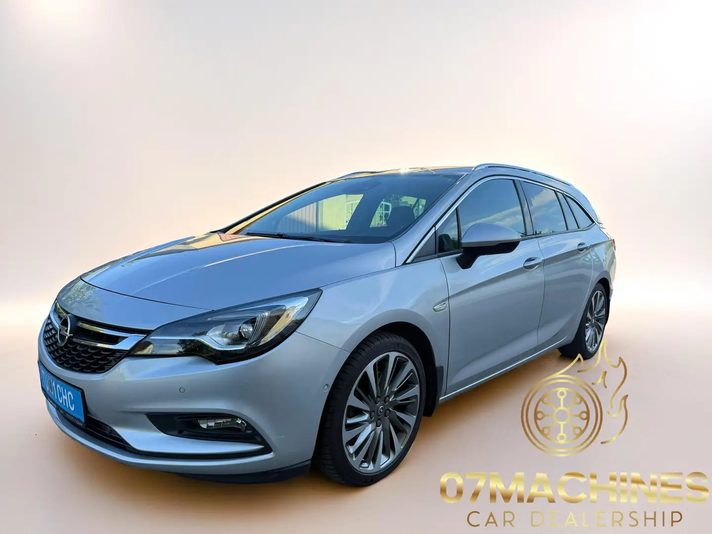 Opel Astra Innovation Plateado - 1