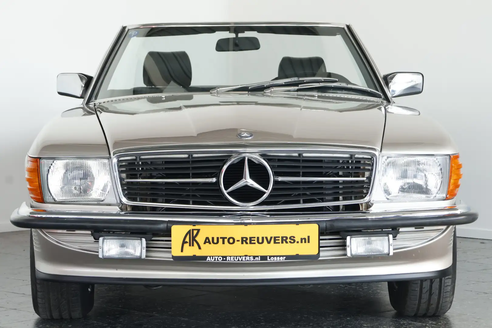 Mercedes-Benz SL 300 SL R107 / Weinig km / Leder / Hardtop Grijs - 2