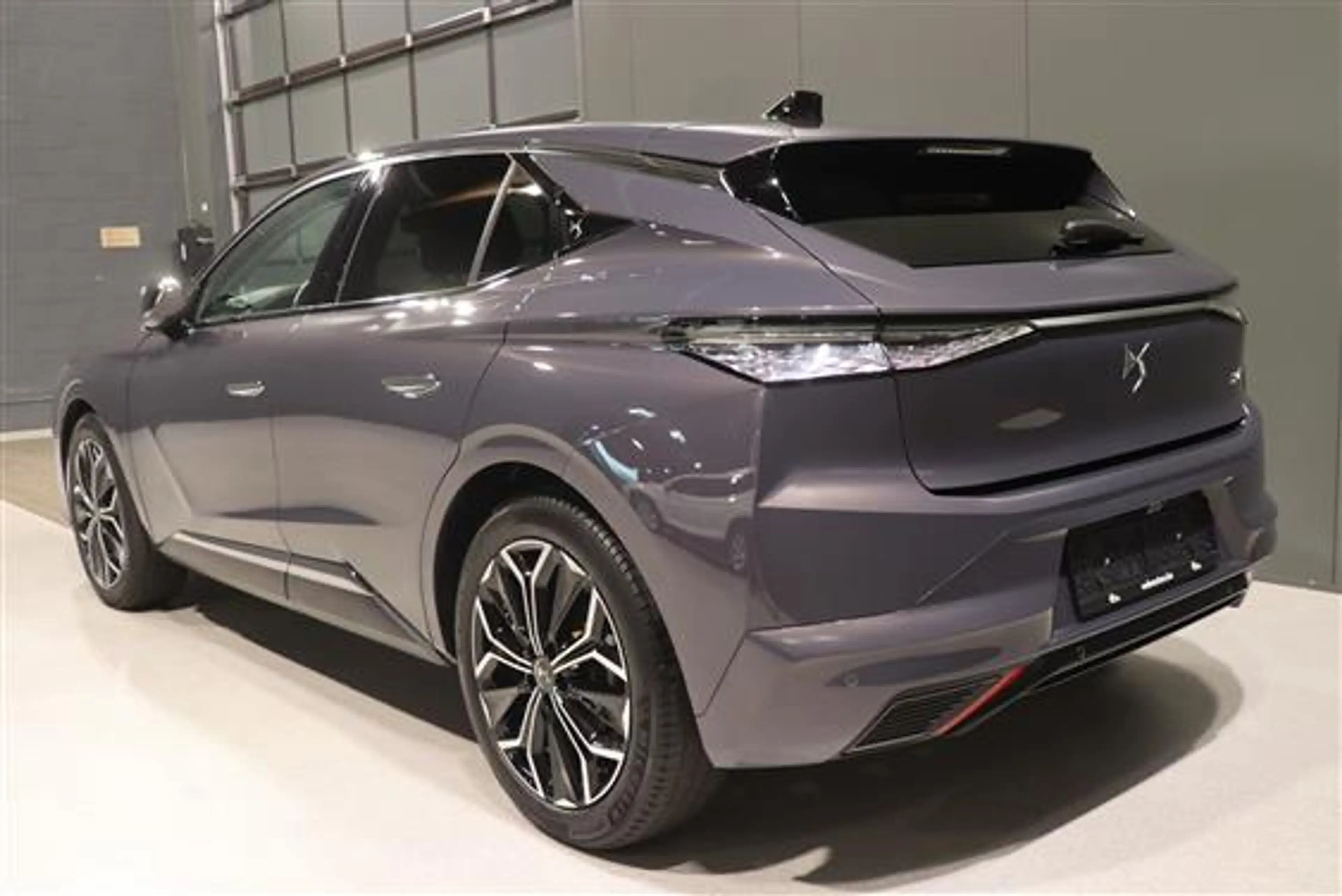 DS Automobiles DS 4 1.2T Mild HYBRID ETOILE ALCANTARA — photo 4