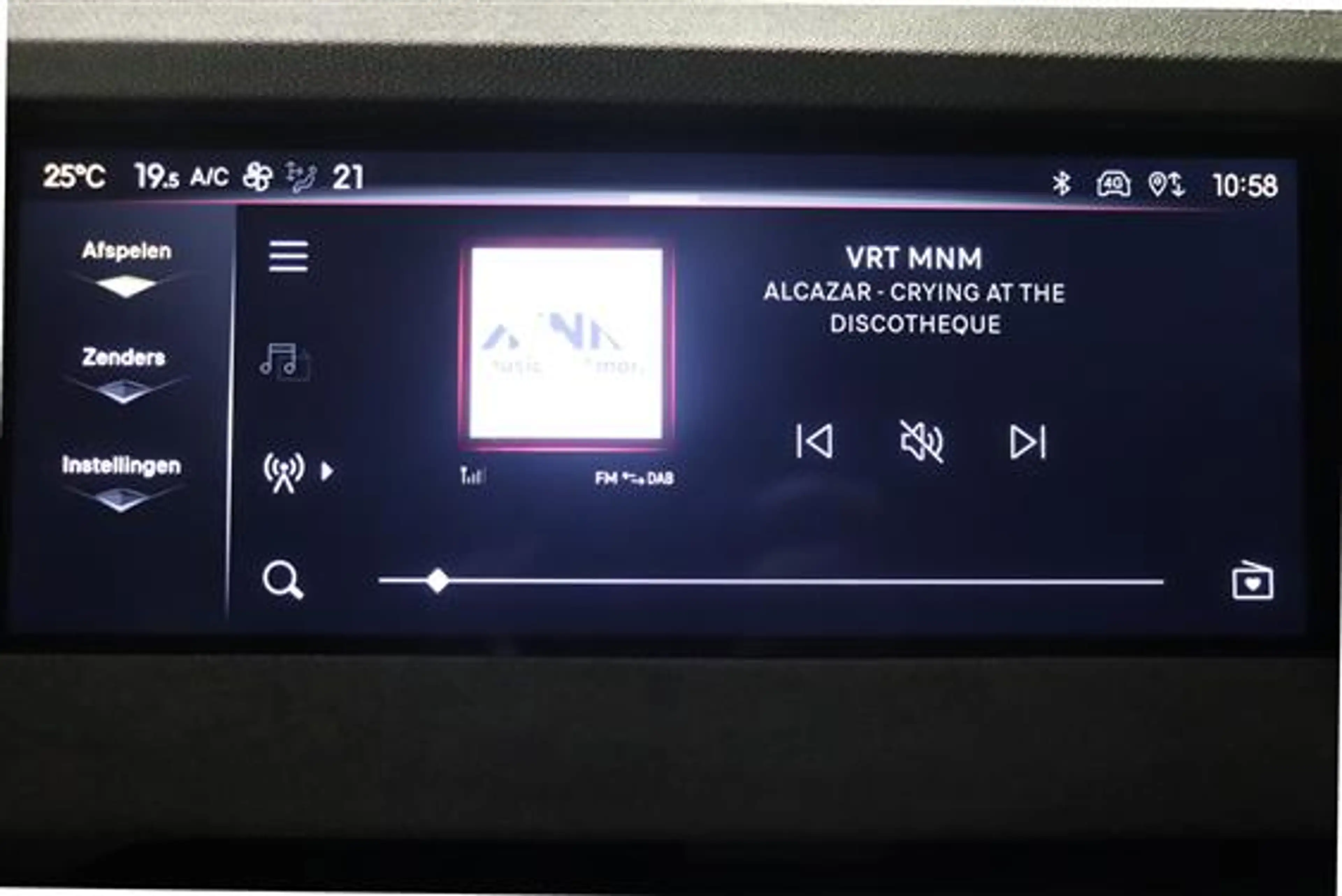 DS Automobiles DS 4 1.2T Mild HYBRID ETOILE ALCANTARA — photo 11