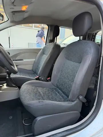 Renault Twingo view 5
