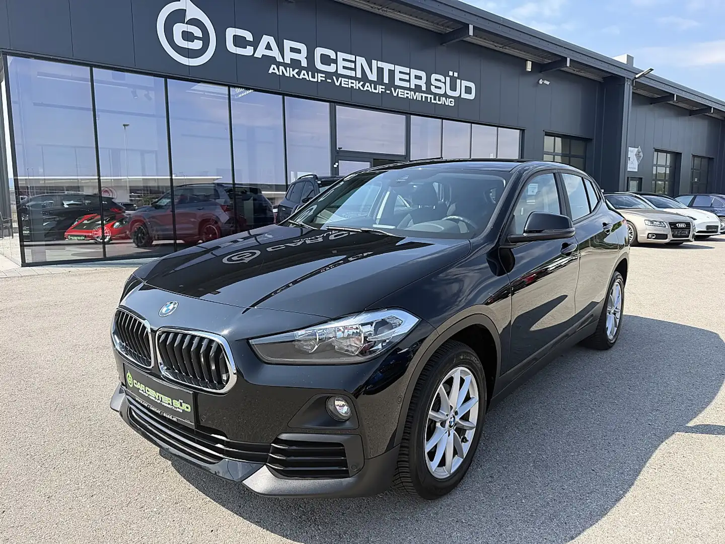 BMW X2 sDrive16d Schwarz - 1