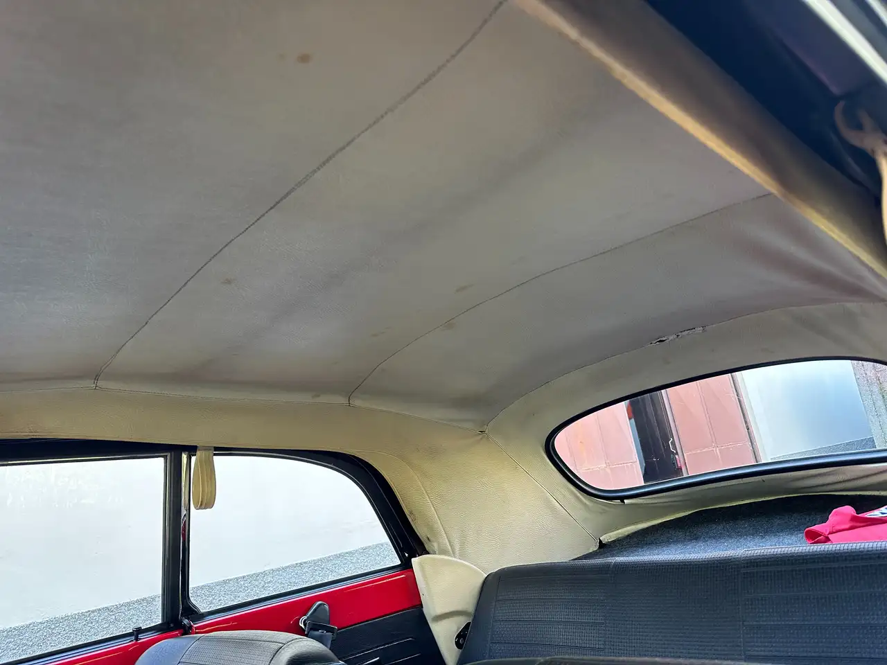 Volkswagen Beetle 1303 Cabriolet, foto 12