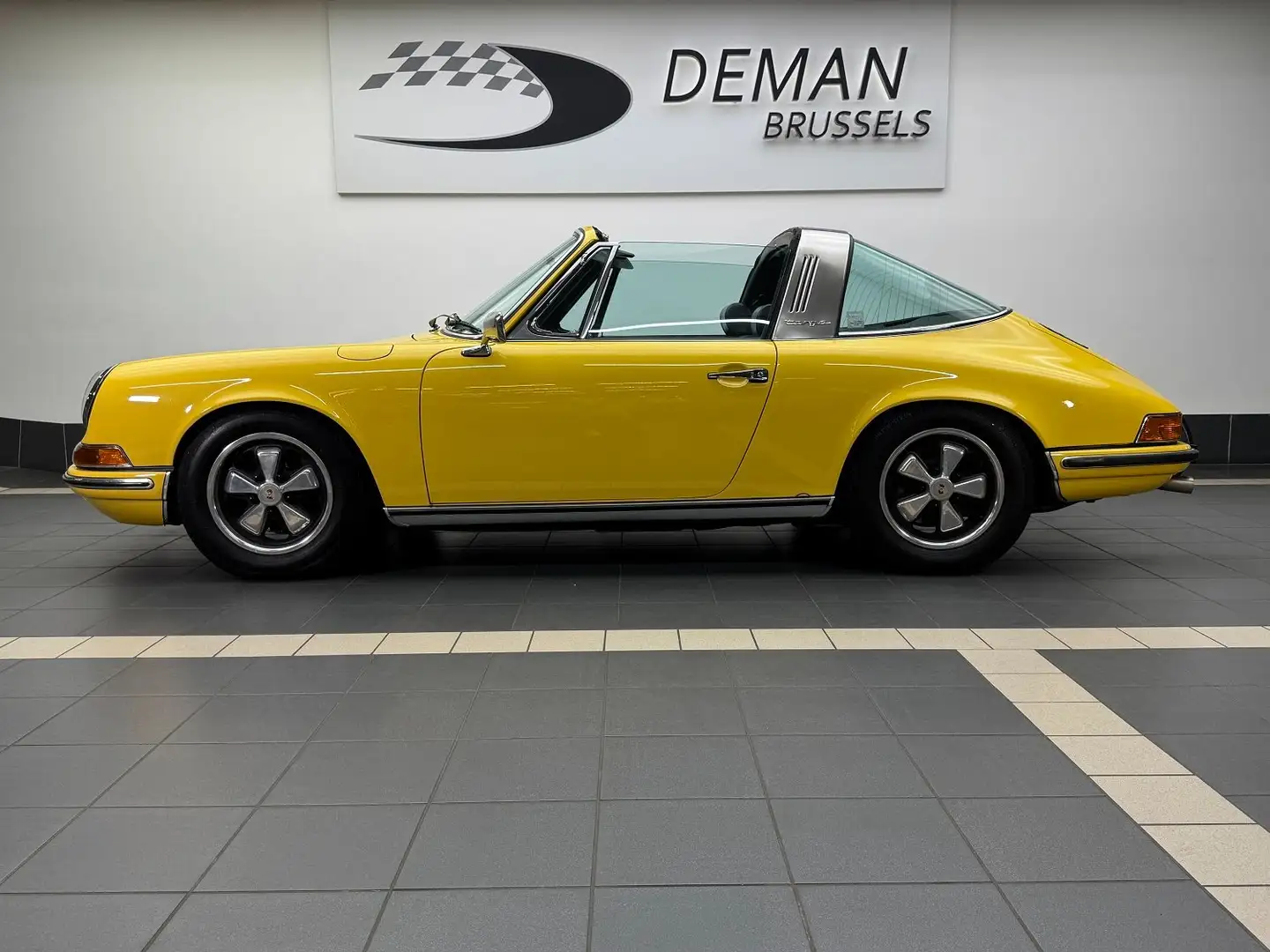 Porsche 911 T Targa 2.0 - Série B- 1969 - Certif. Porsche Jaune - 2