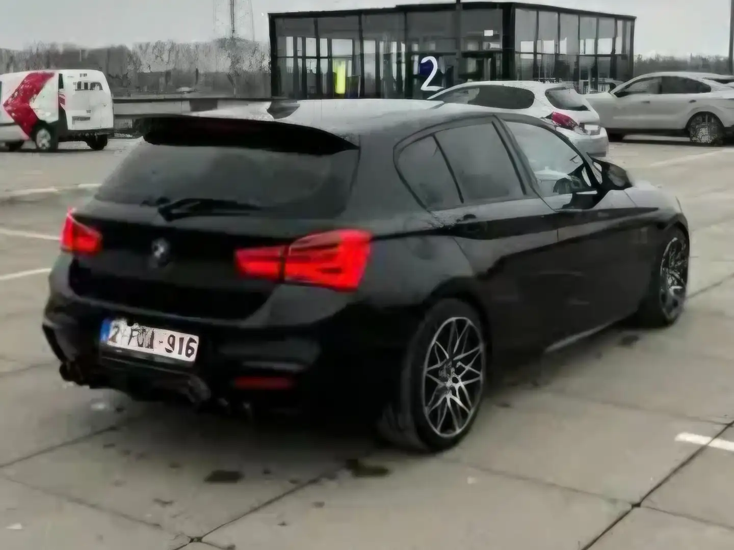 BMW 118 118iA Noir - 1