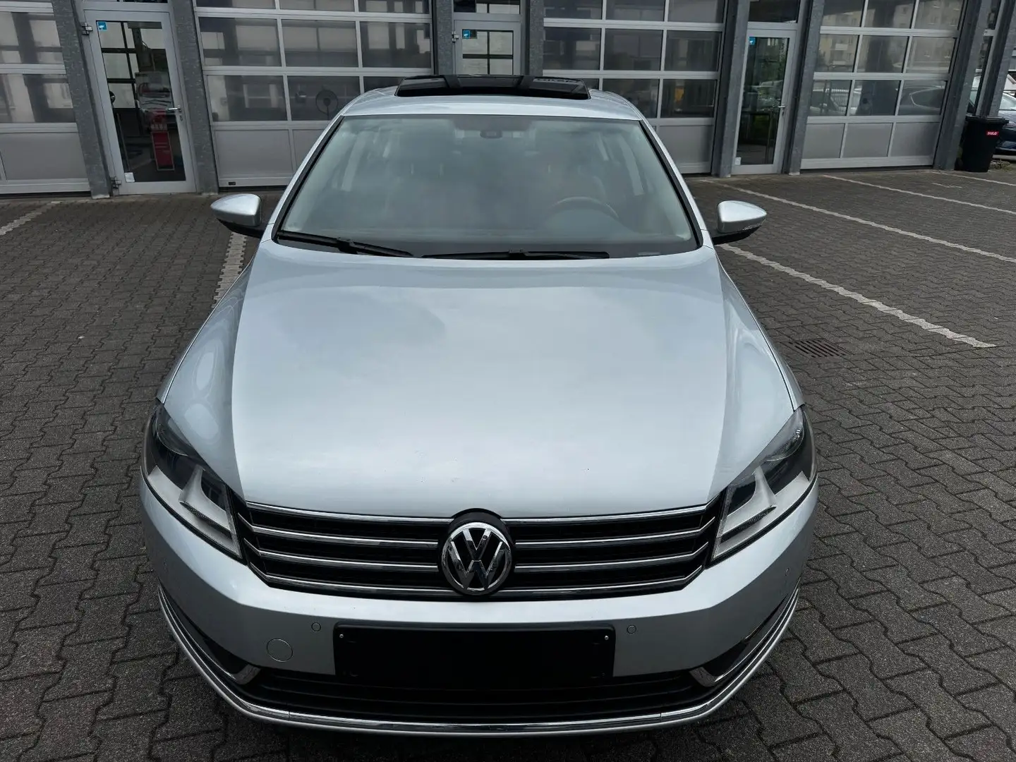 Volkswagen Passat 1.6 TDI Comfortline BlueMotion Tech Silber - 2