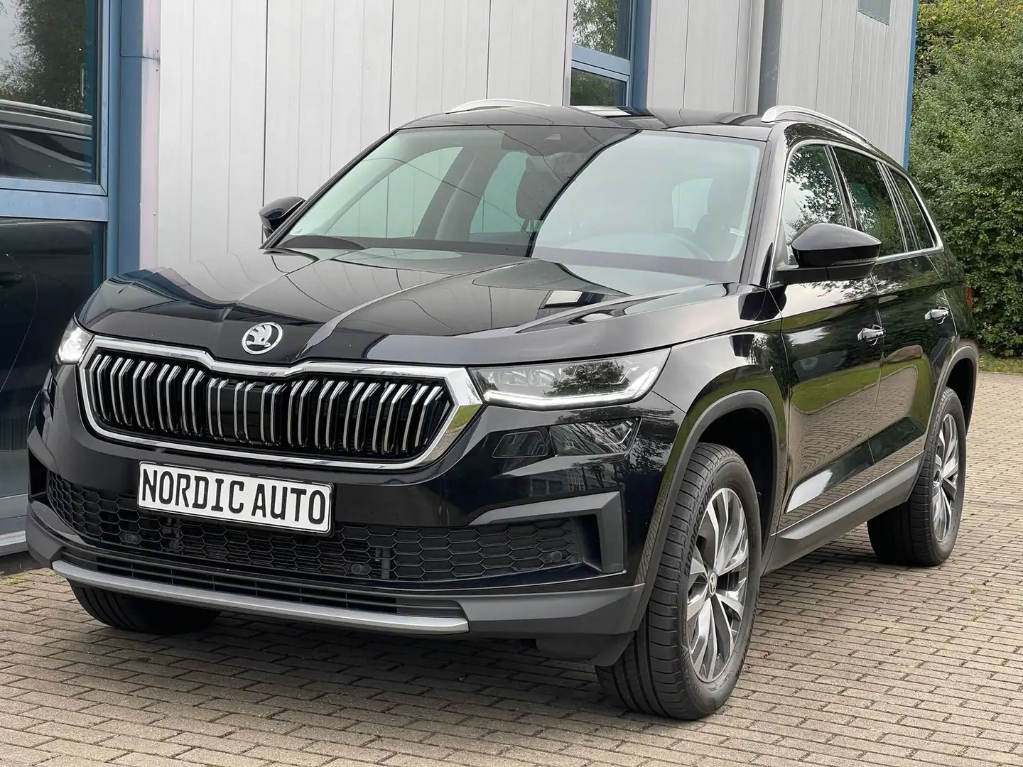 Skoda Kodiaq 2.0 TSI Style 4x4+MATRIX+7SITZ+STANDHZG+CAM+AHK Schwarz - 1