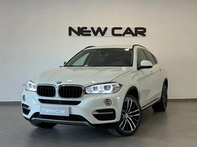 BMW X6 view 4