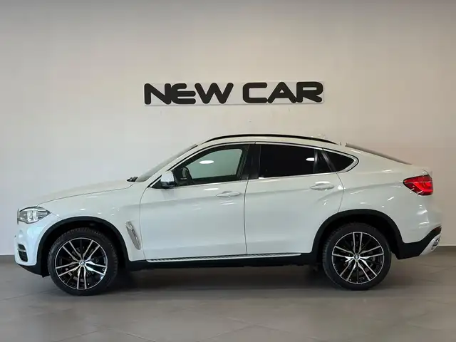 BMW X6 view 5