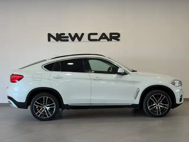 BMW X6 view 6