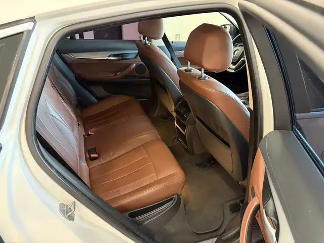 BMW X6 view 11