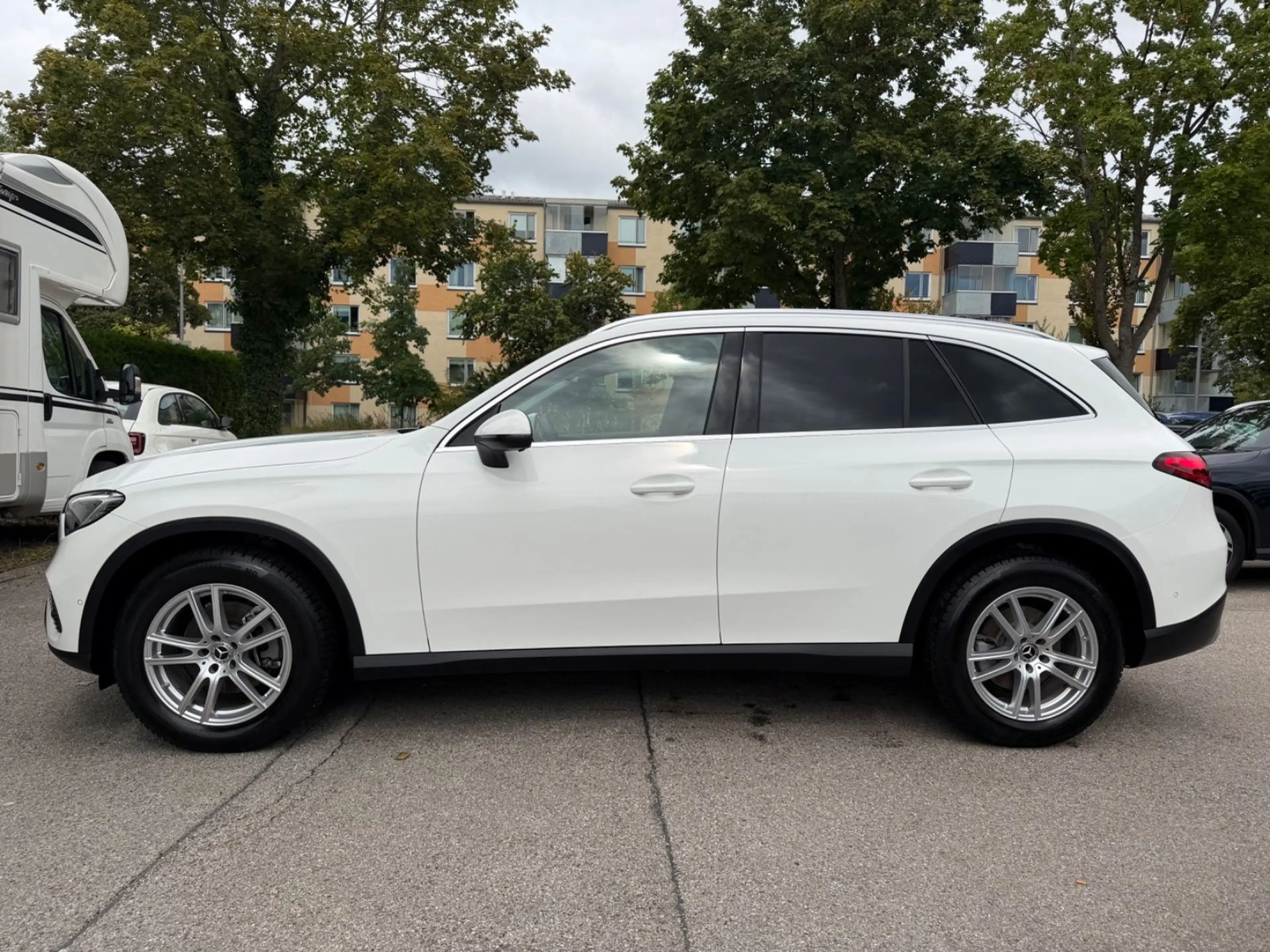 Mercedes-Benz GLC 200 4Matic AUT~Pano~Kam~Ambie~Distr~AHK~ — photo 2