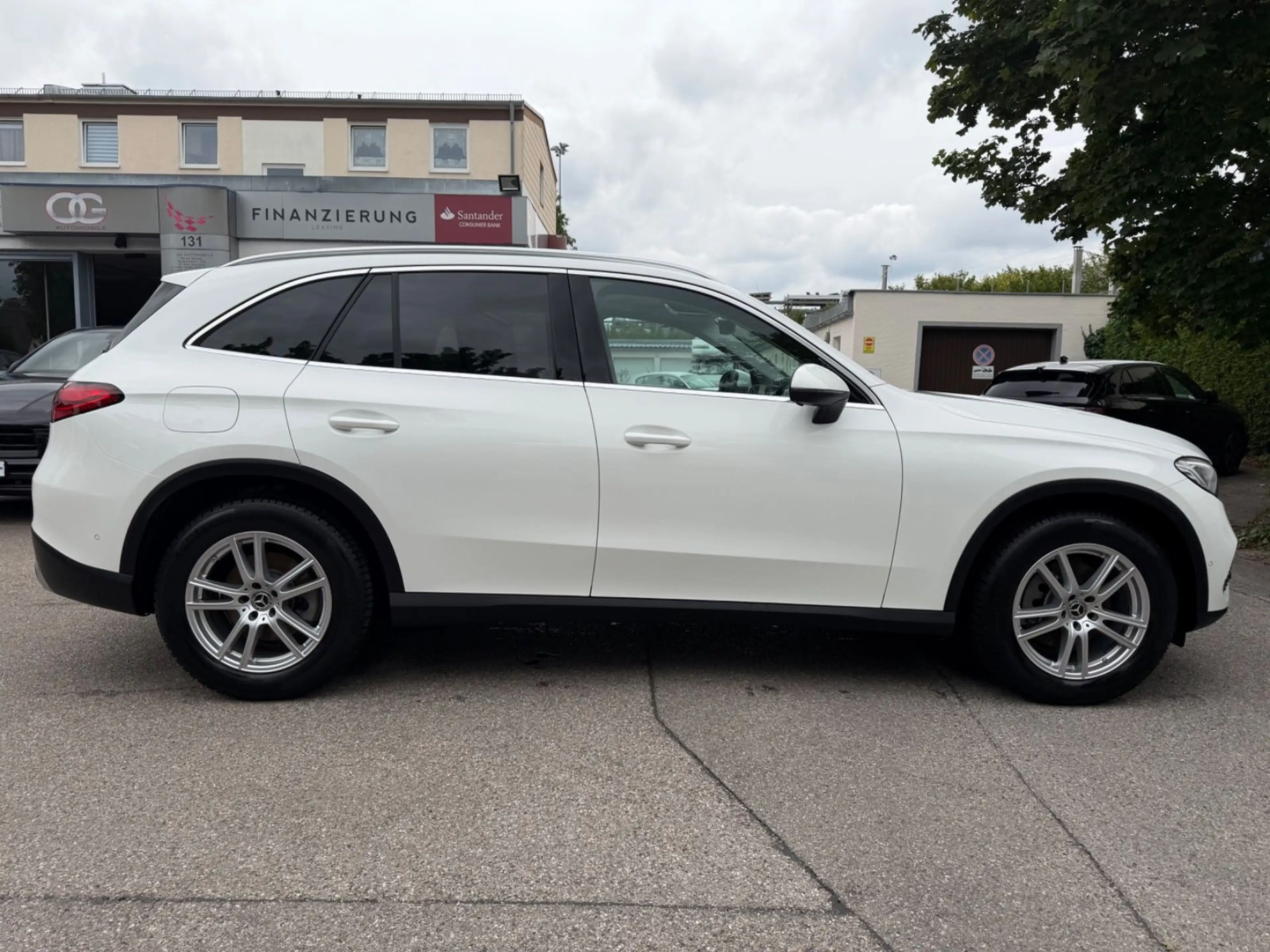 Mercedes-Benz GLC 200 4Matic AUT~Pano~Kam~Ambie~Distr~AHK~ — photo 6