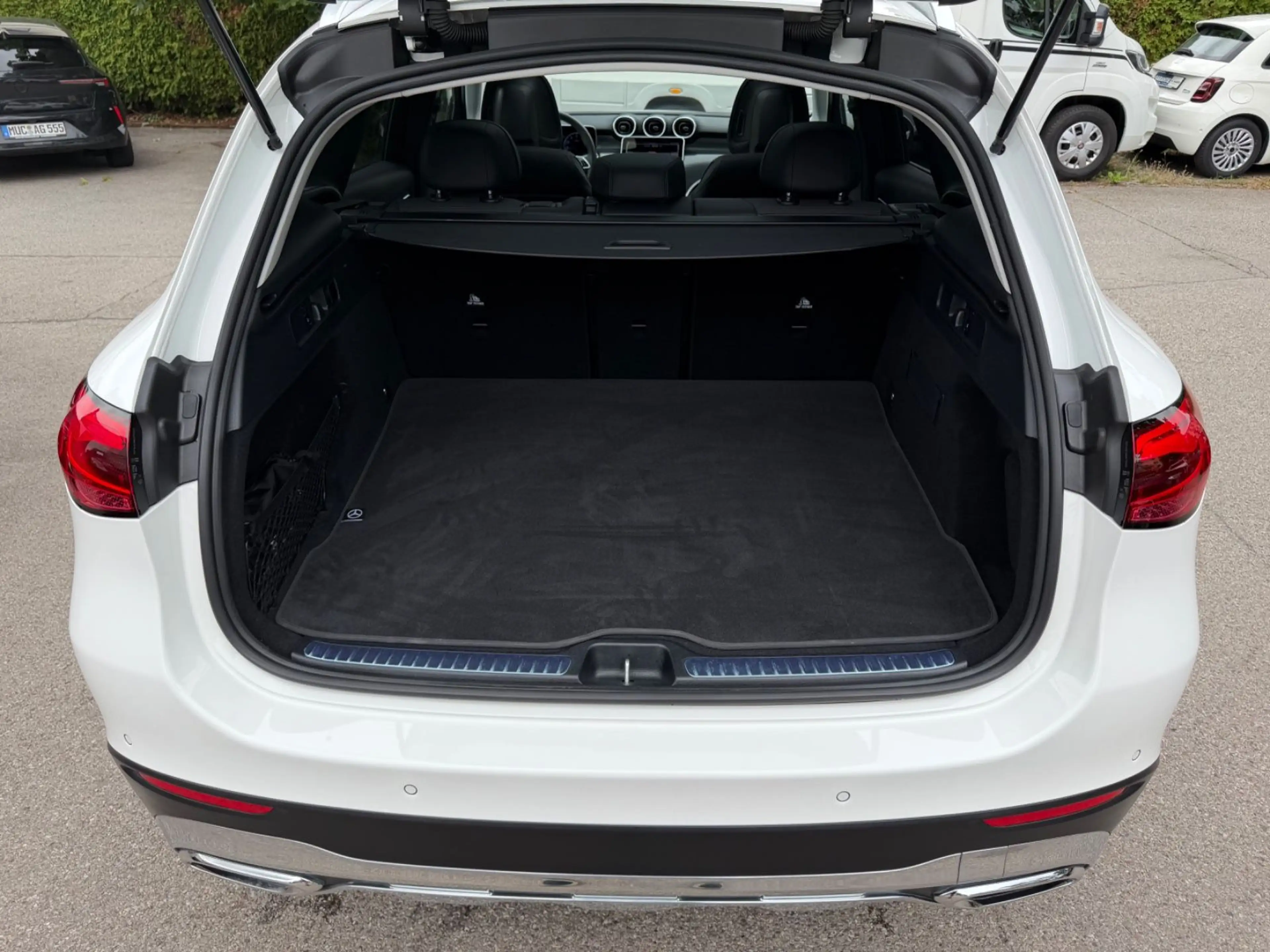 Mercedes-Benz GLC 200 4Matic AUT~Pano~Kam~Ambie~Distr~AHK~ — photo 11