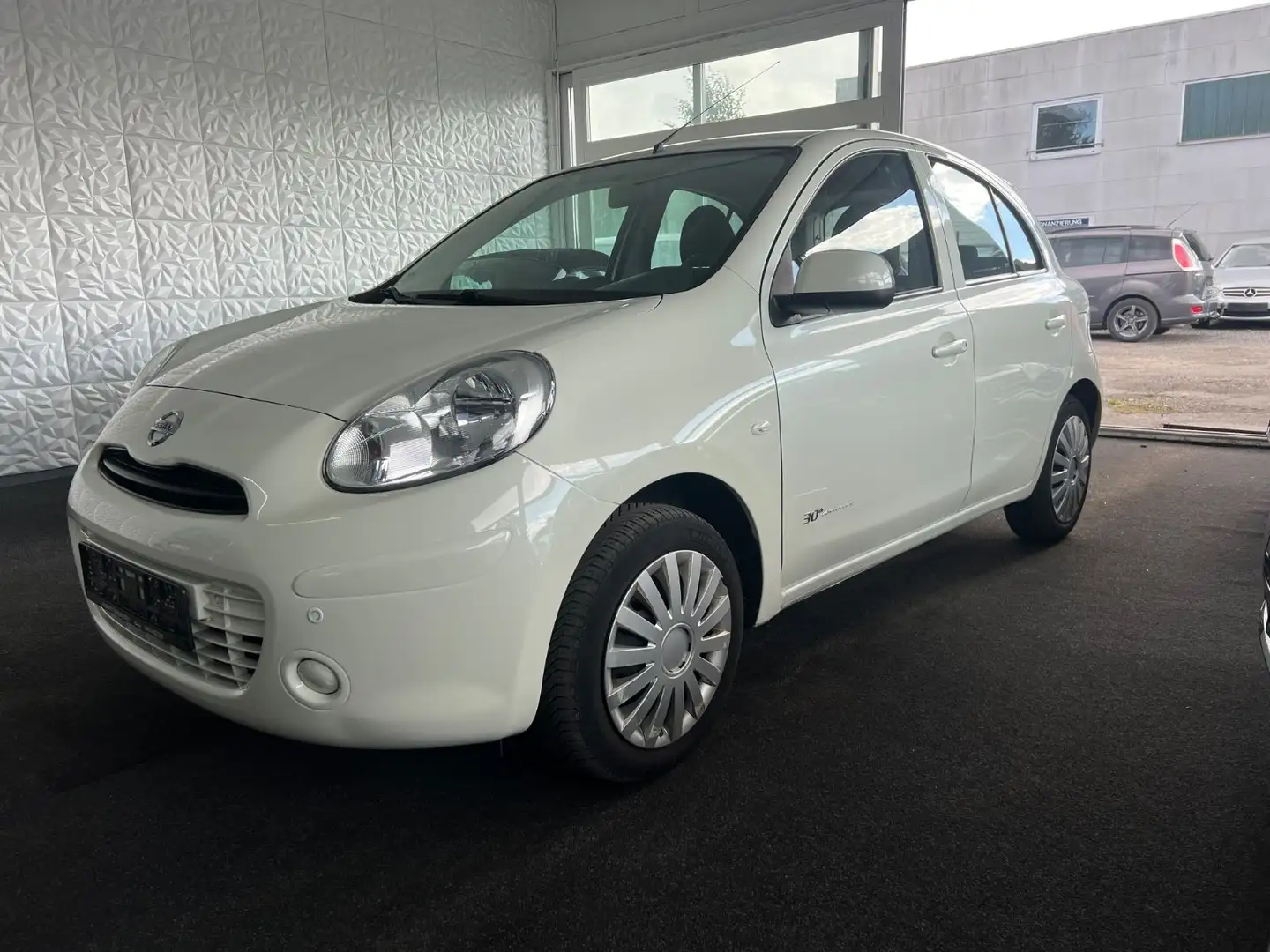 Nissan Micra 30 Jahre Edition Automatik PDC Kima Weiß - 1