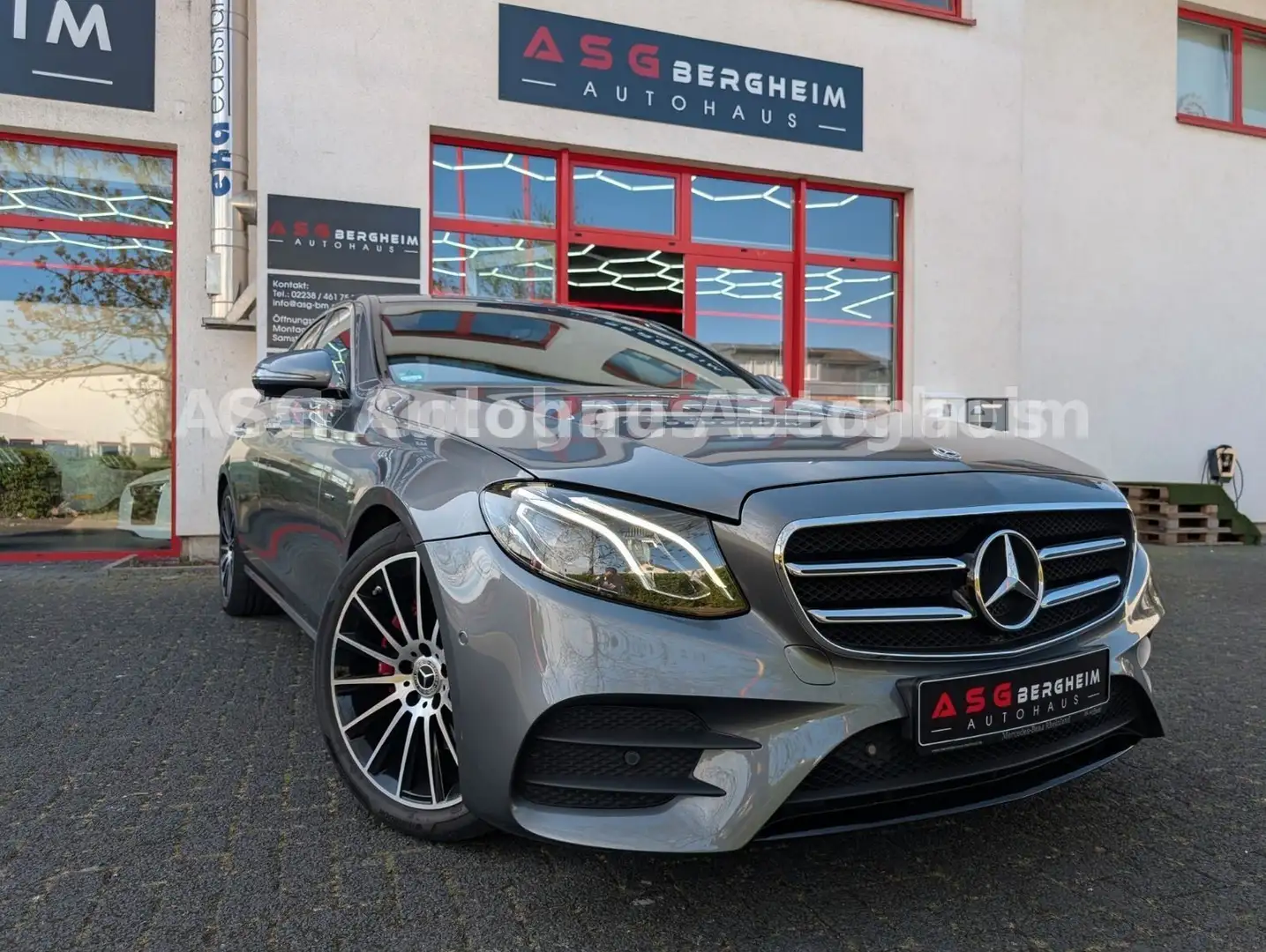Mercedes-Benz E 220 D AMG LINE SHZ/BURMESTER/19"/KAMERA/DISTR+ Gris - 2