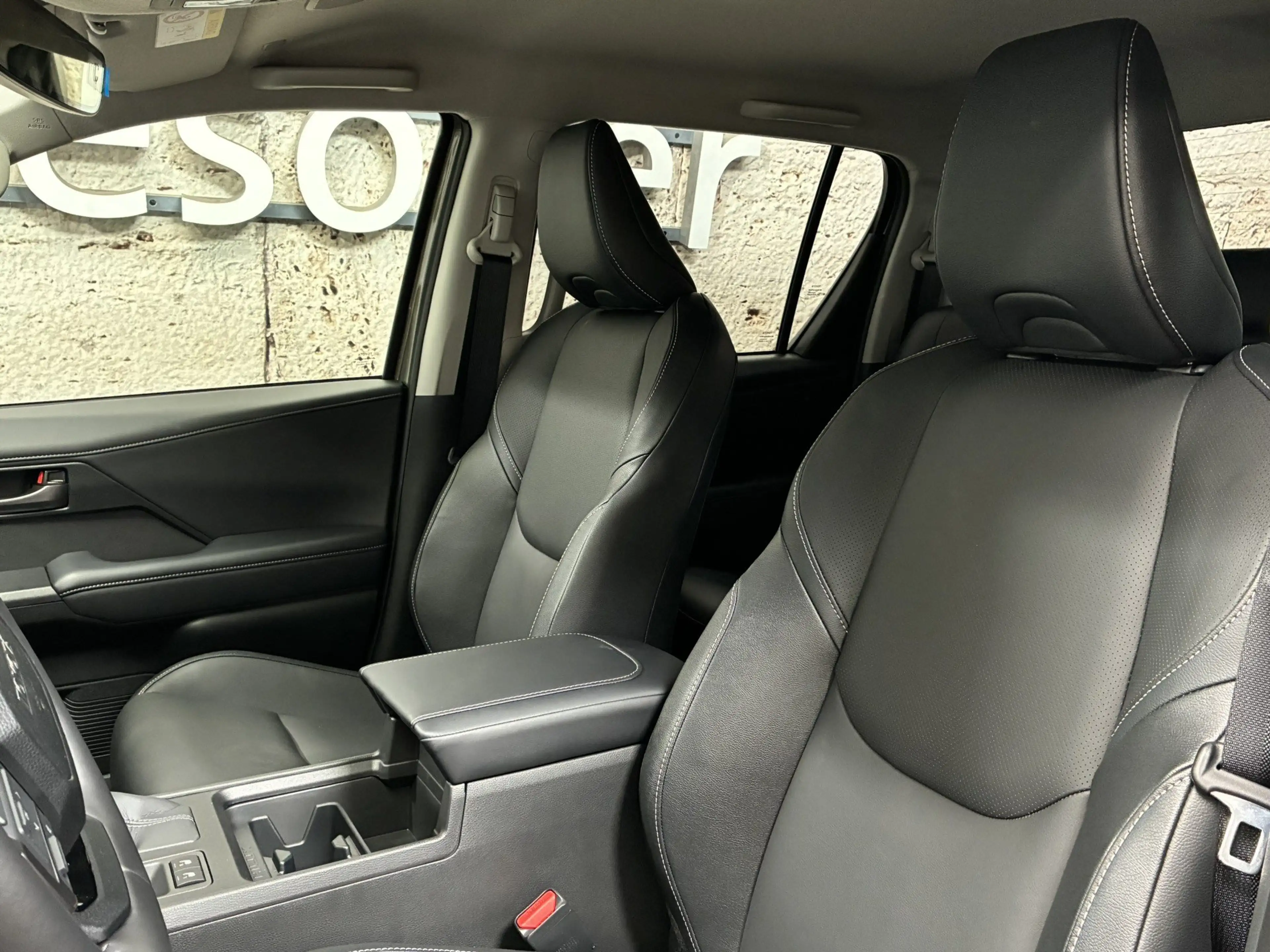 Toyota Hilux DK 2.8 D-4D MHEV 4×4 Invincible — photo 11
