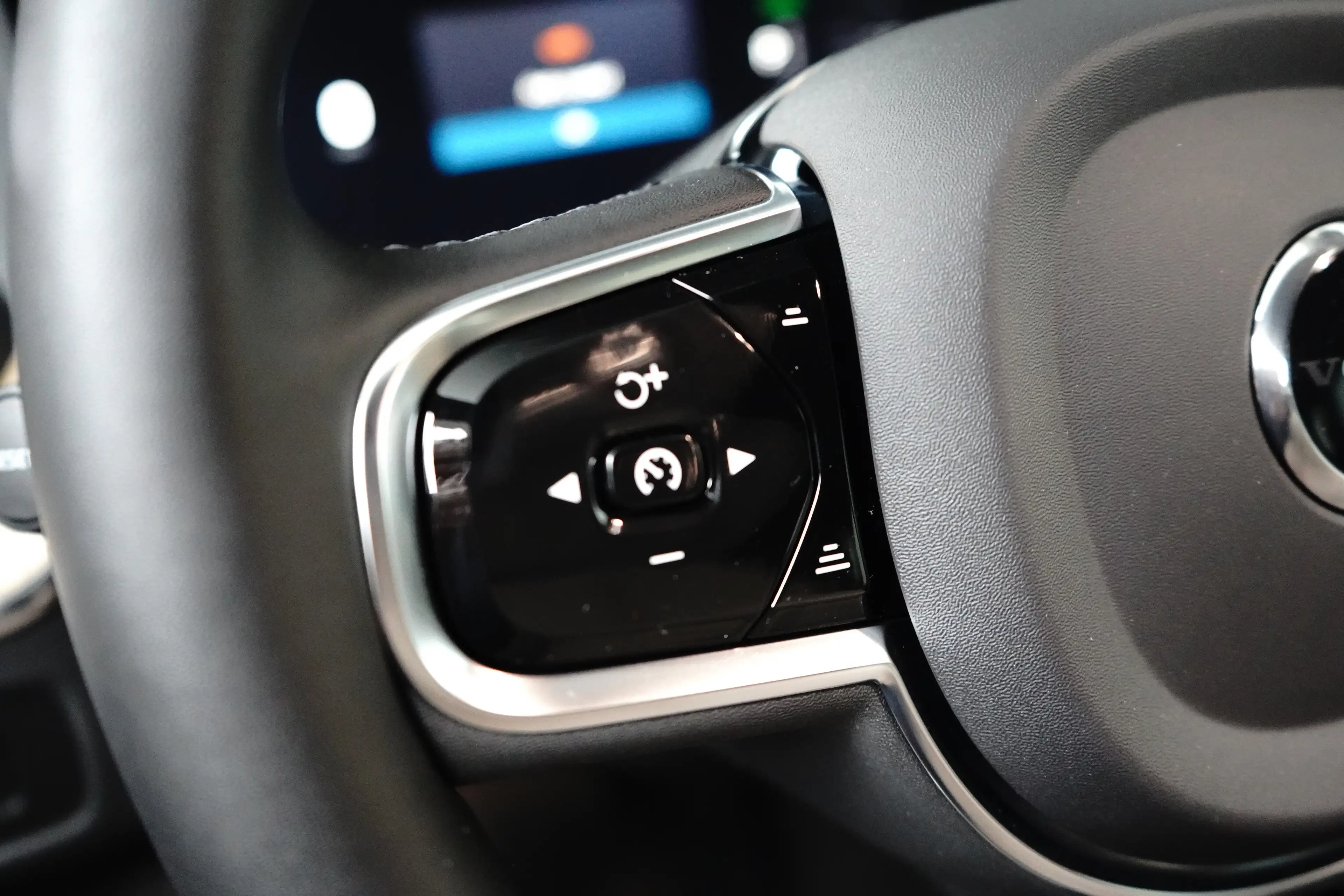 Volvo XC60 T6 Plus Bright Recharge Plug-In Hybrid AWD | Harma — photo 15
