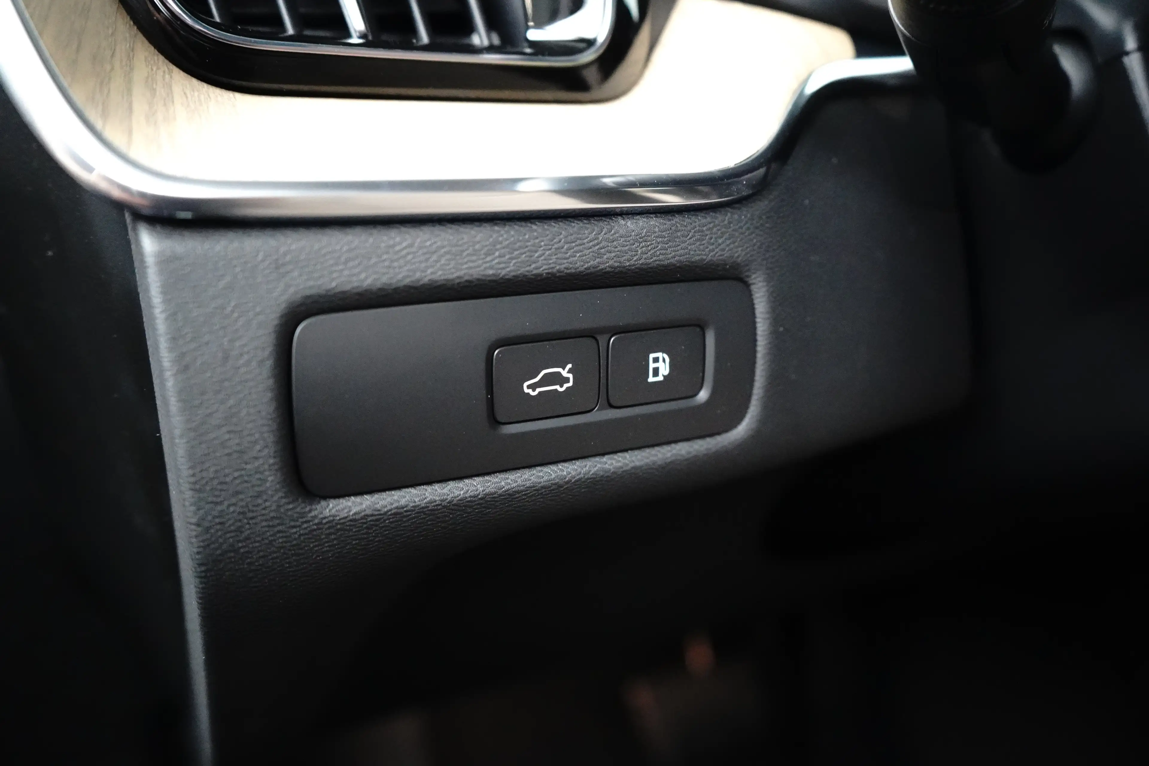 Volvo XC60 T6 Plus Bright Recharge Plug-In Hybrid AWD | Harma — photo 14