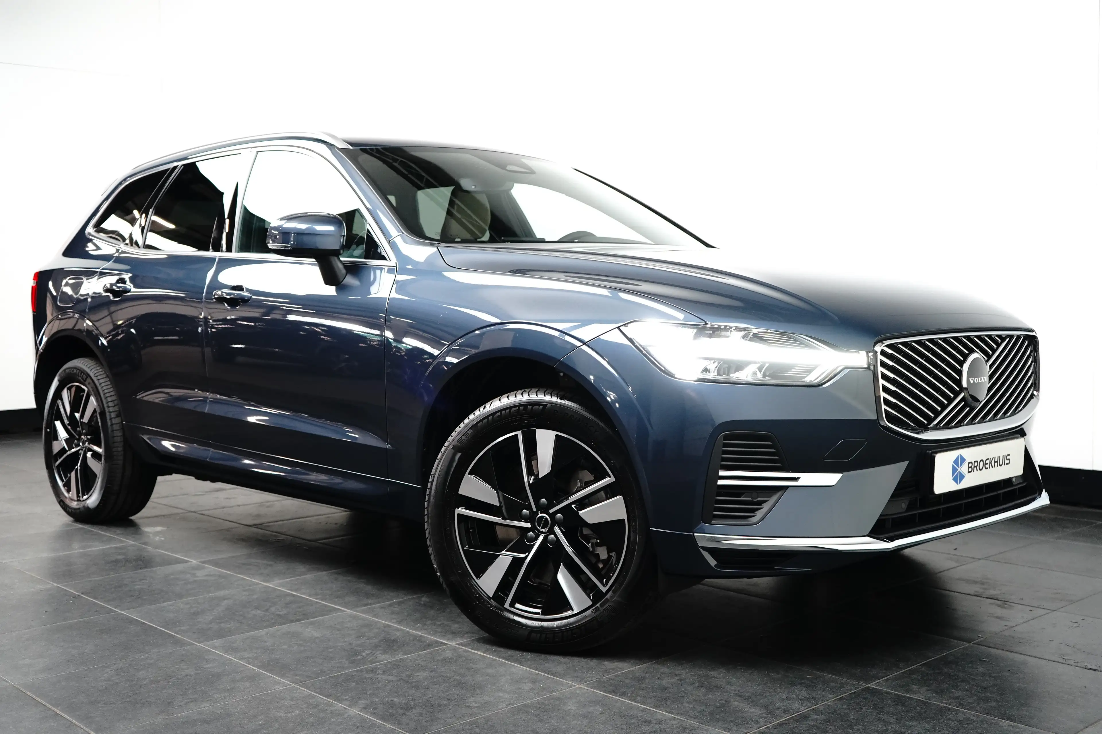 Volvo XC60 T6 Plus Bright Recharge Plug-In Hybrid AWD | Harma — photo 8