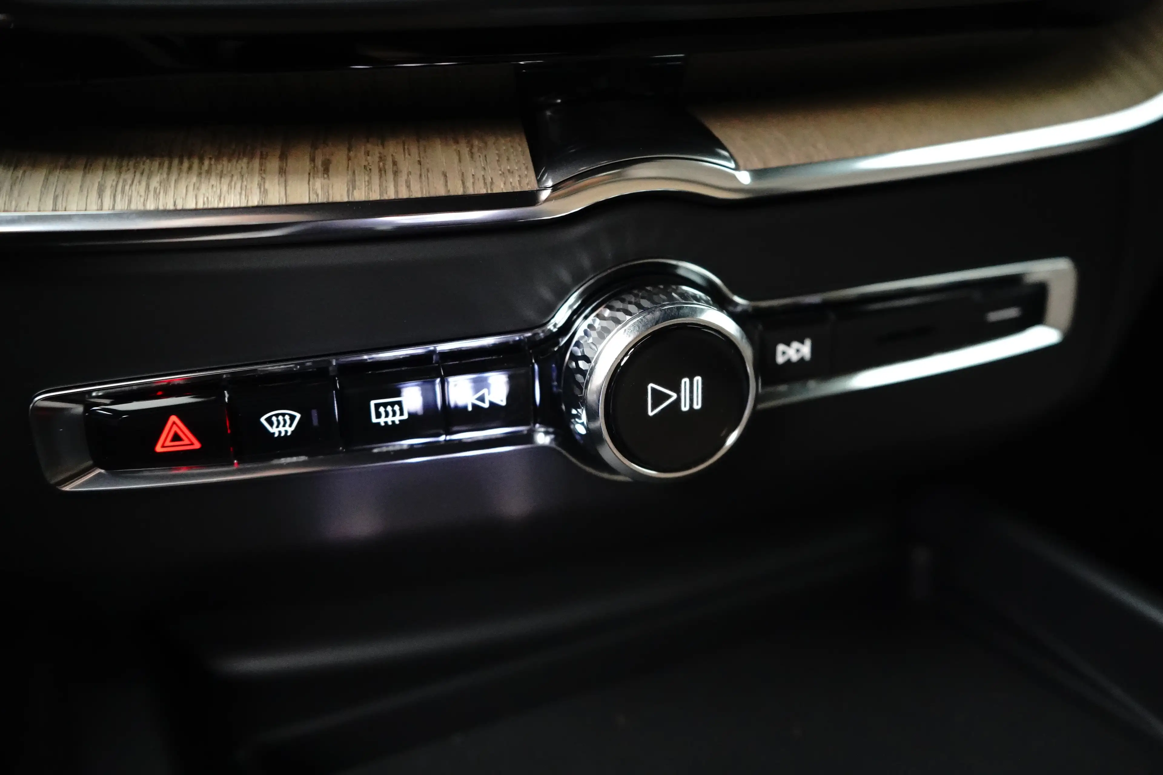 Volvo XC60 T6 Plus Bright Recharge Plug-In Hybrid AWD | Harma — photo 20