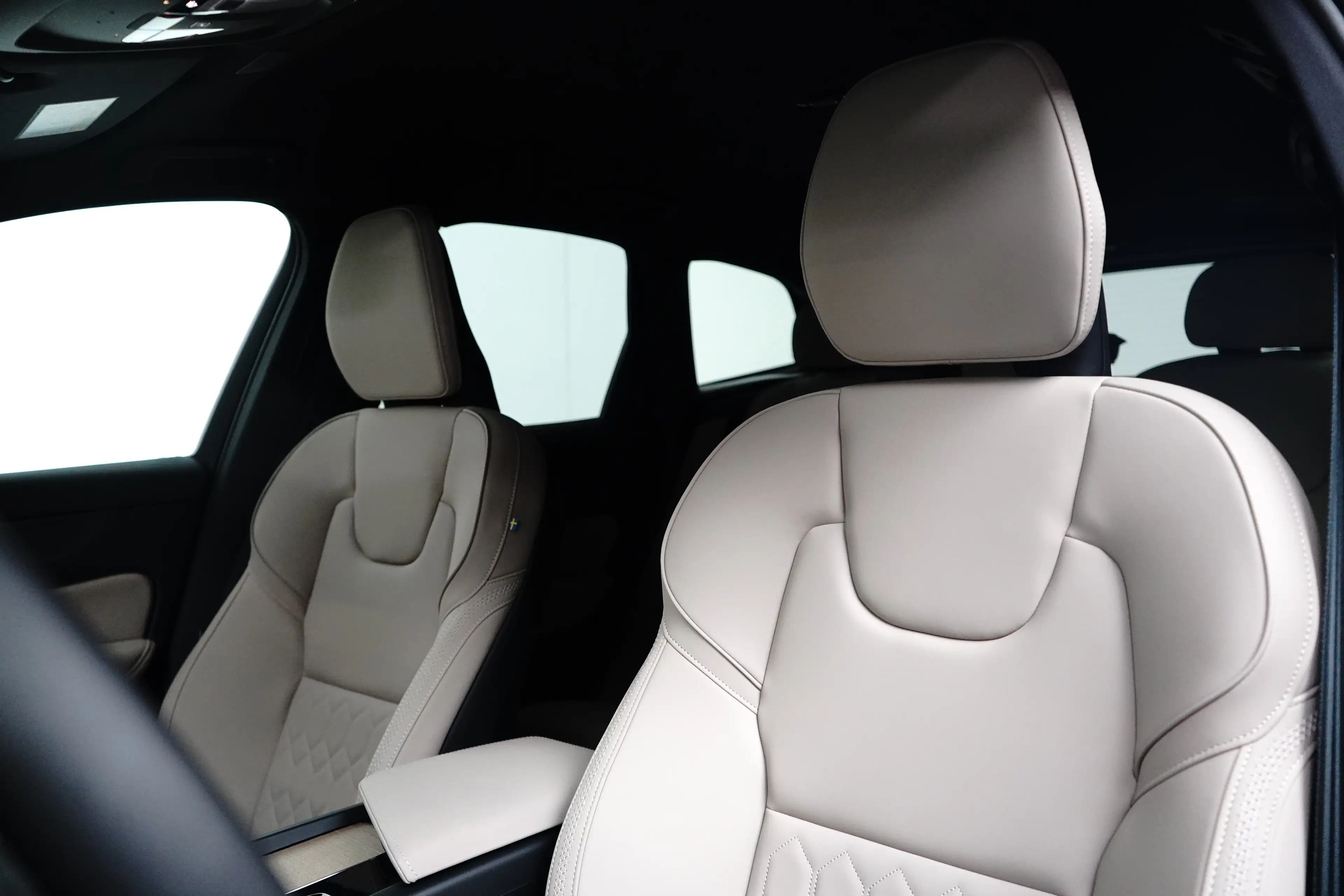 Volvo XC60 T6 Plus Bright Recharge Plug-In Hybrid AWD | Harma — photo 25
