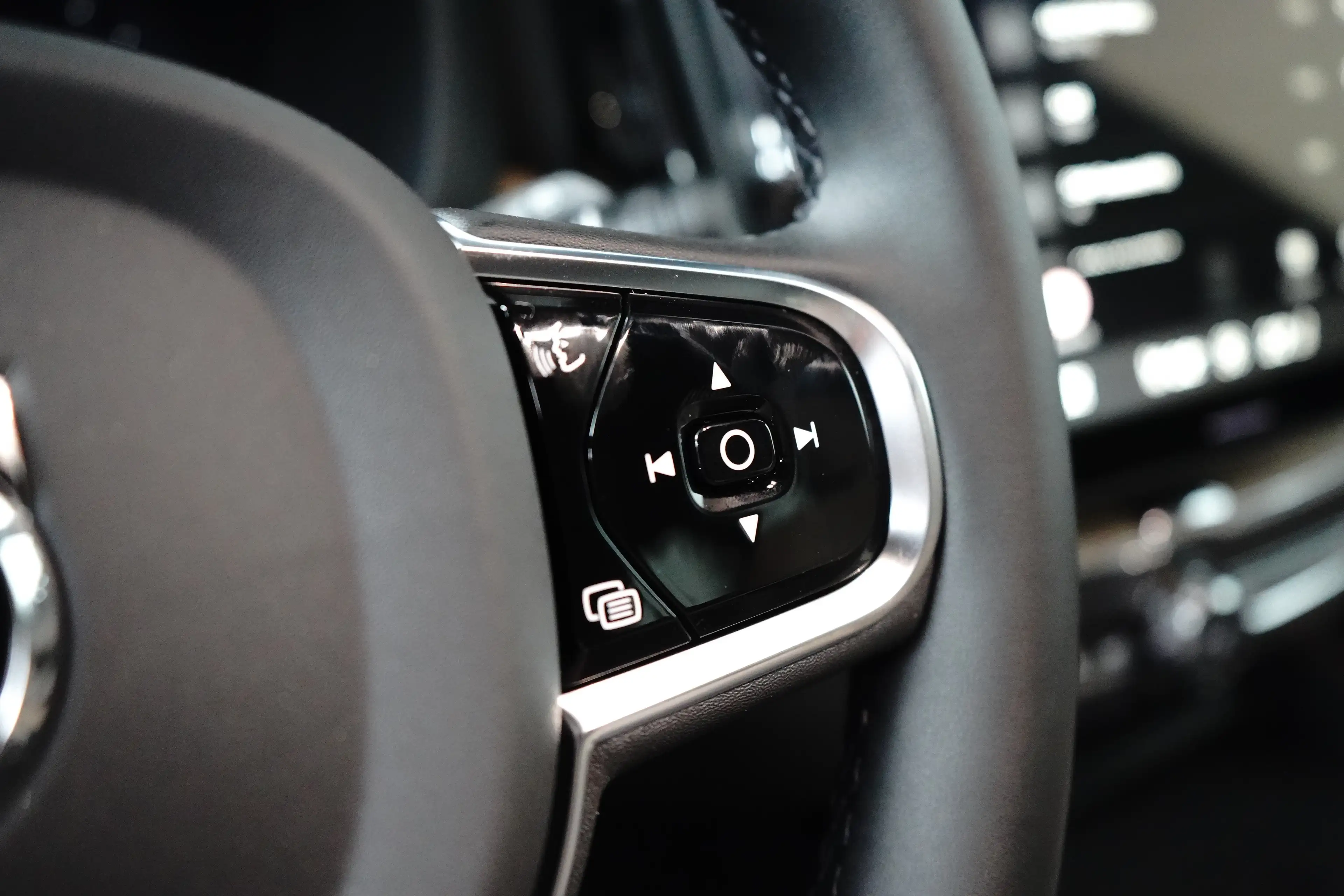 Volvo XC60 T6 Plus Bright Recharge Plug-In Hybrid AWD | Harma — photo 17