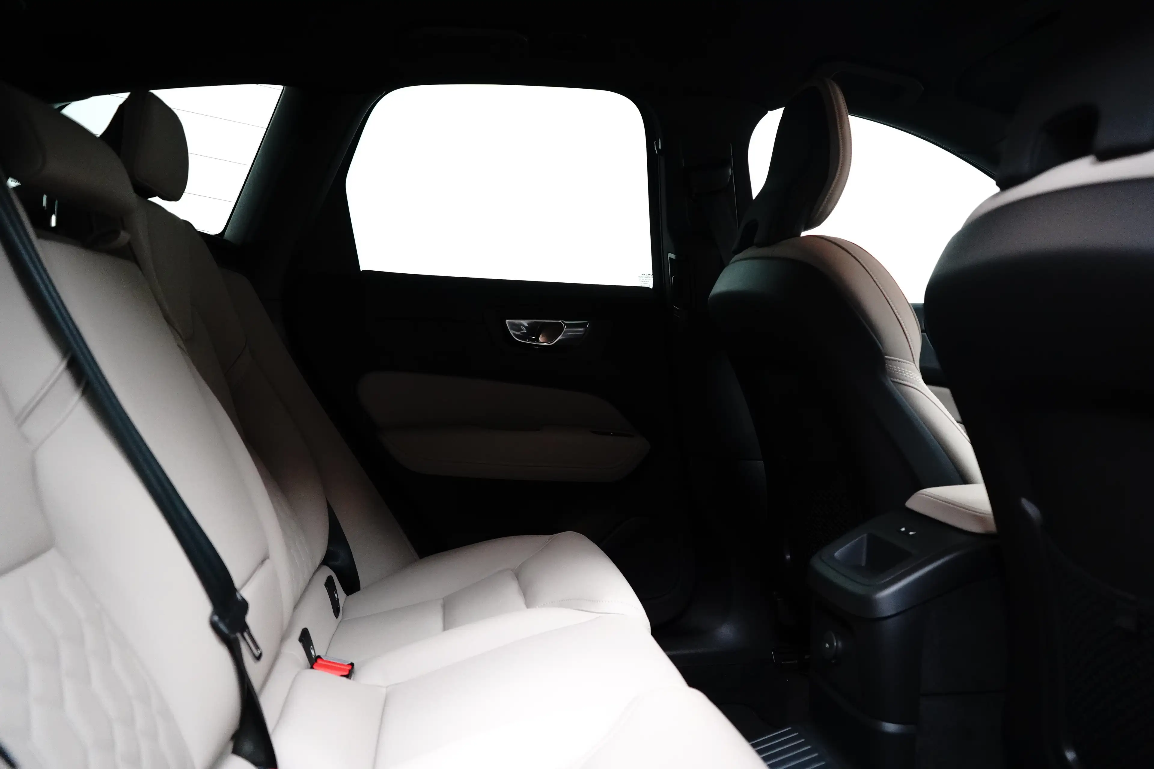 Volvo XC60 T6 Plus Bright Recharge Plug-In Hybrid AWD | Harma — photo 6