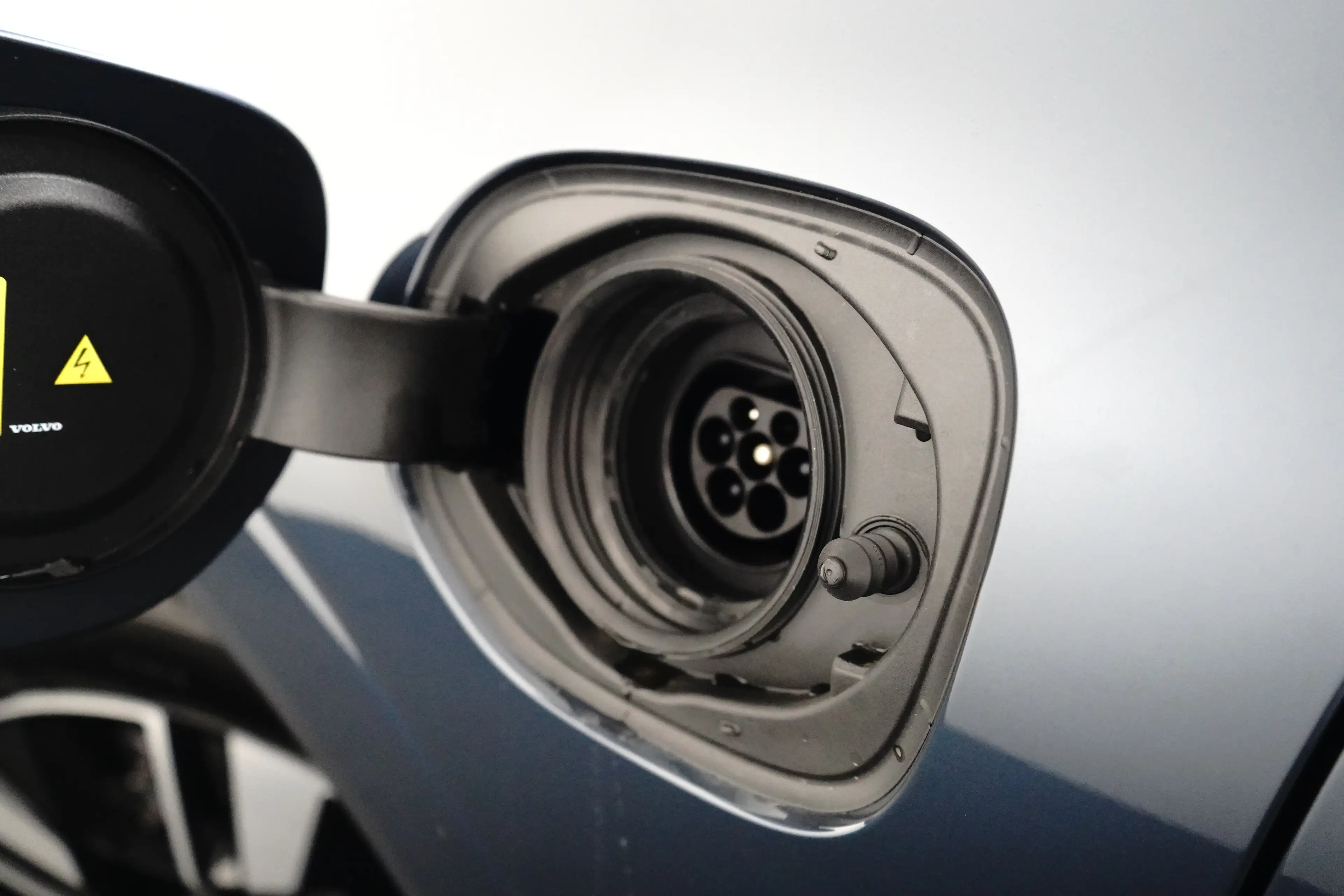 Volvo XC60 T6 Plus Bright Recharge Plug-In Hybrid AWD | Harma — photo 28