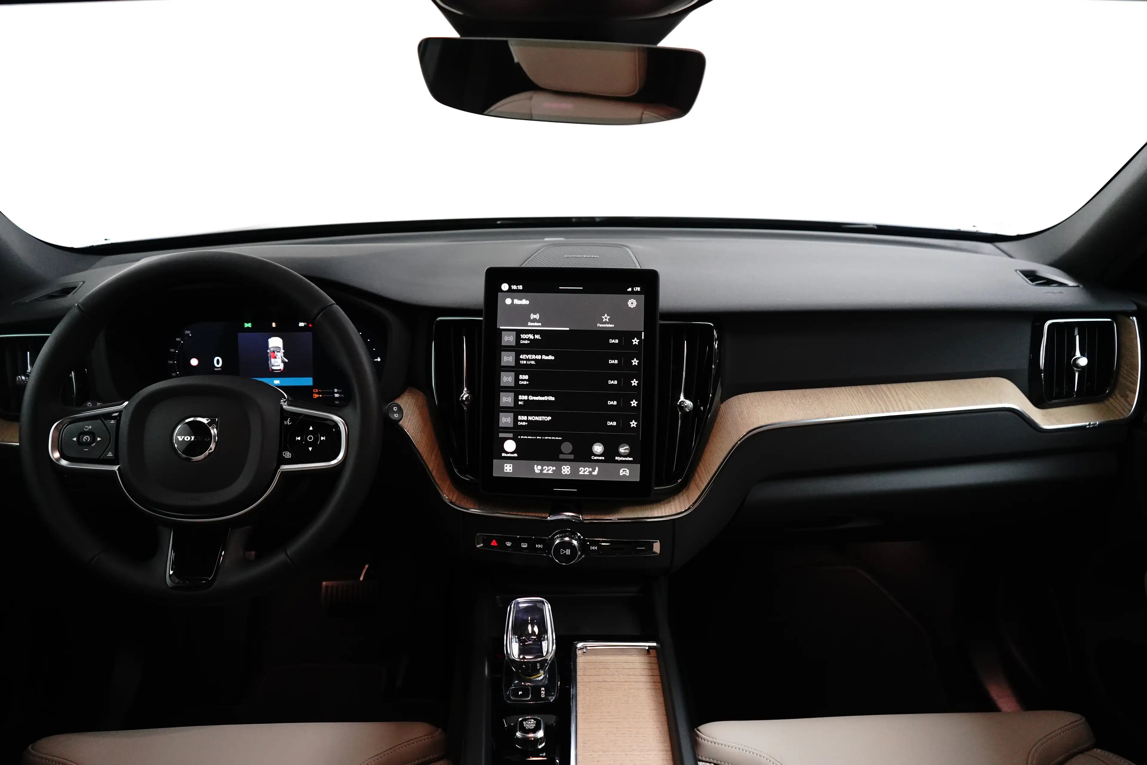 Volvo XC60 T6 Plus Bright Recharge Plug-In Hybrid AWD | Harma — photo 10
