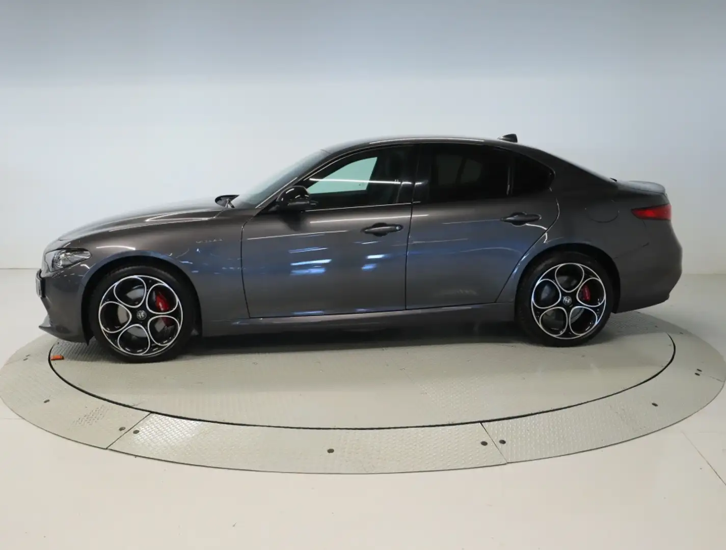 Alfa Romeo Giulia 2.2 D TURBO 154KW VELOCE AUTO 4WD 210 4P Gris - 2