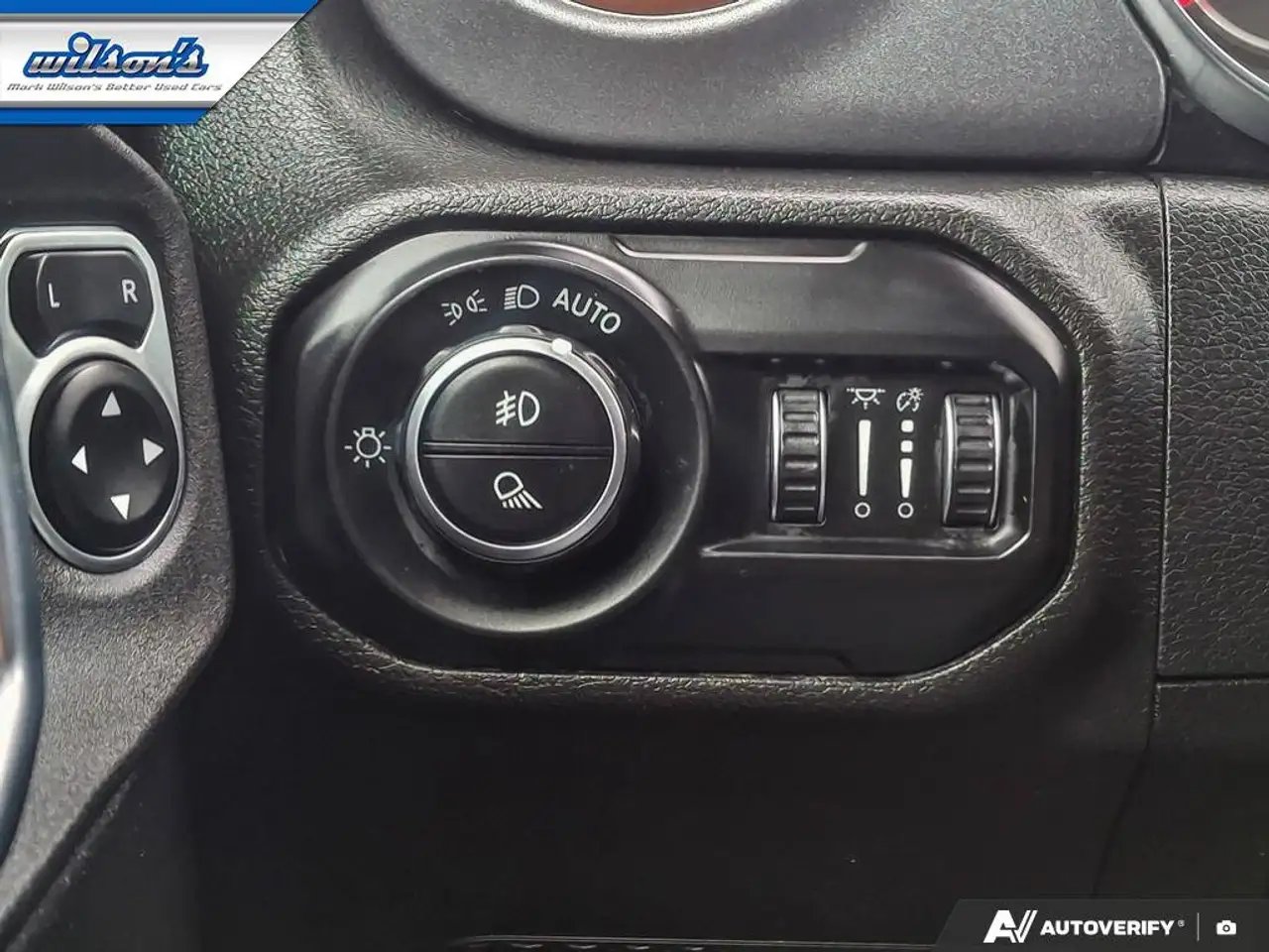 Jeep Gladiator photo Jeep Gladiator