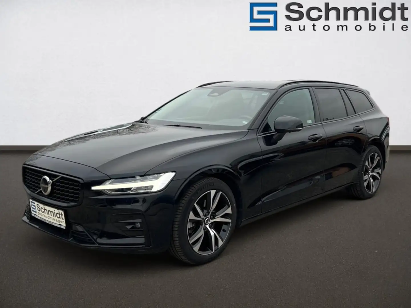 Volvo V60 Plus, B4 Mild Hybrid, Benzin, Dark Grau - 2