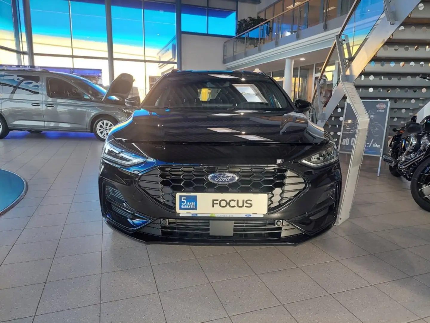 Ford Focus ST-LINE X Trav. 1.0T 155 MHEV DC7 FWD Schwarz - 2